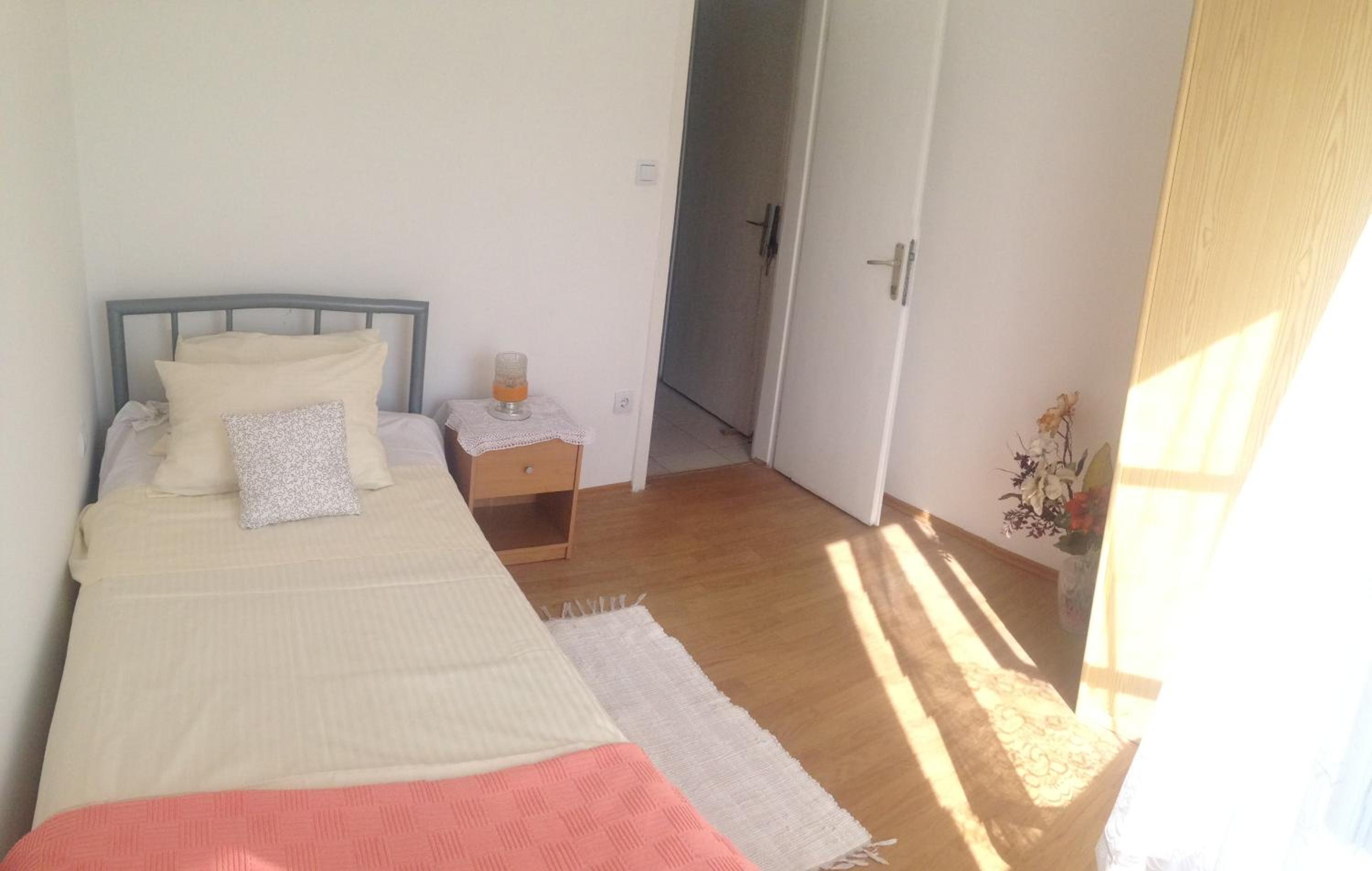 Apartment with Terrace - Photo 37