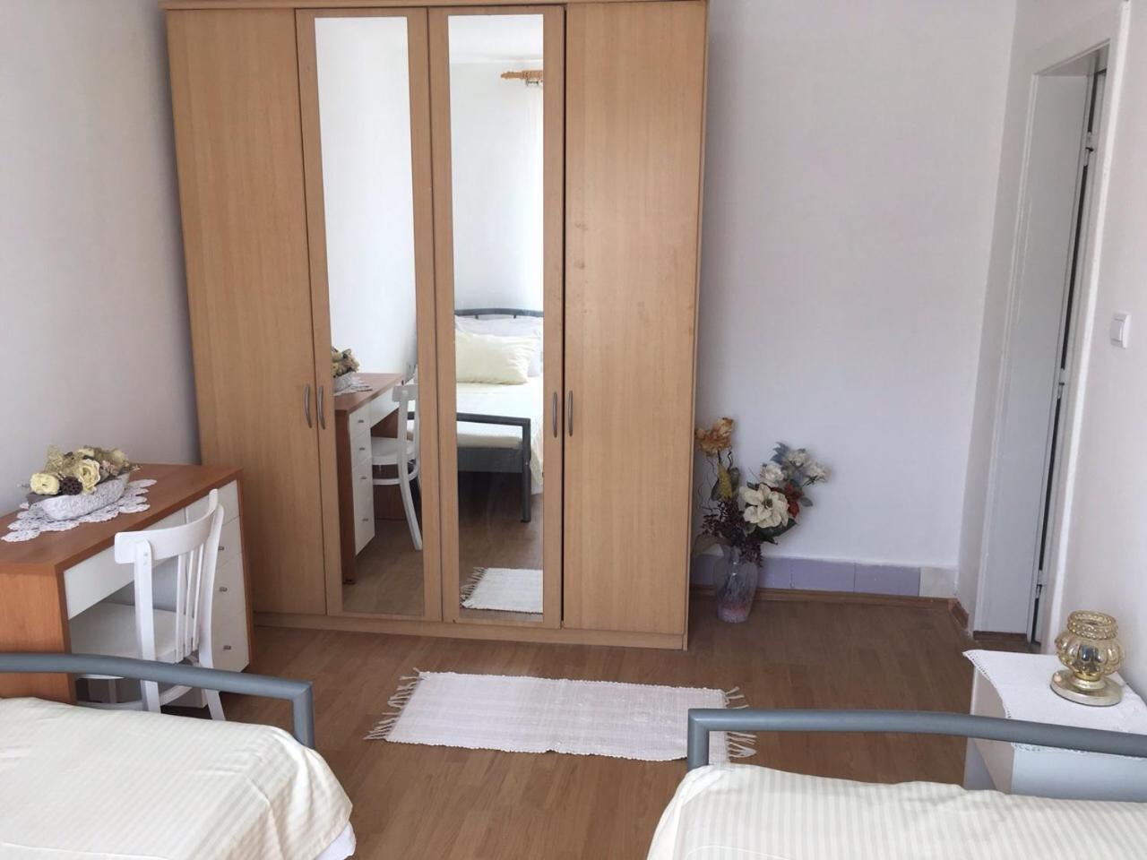 Apartment with Terrace - Photo 33