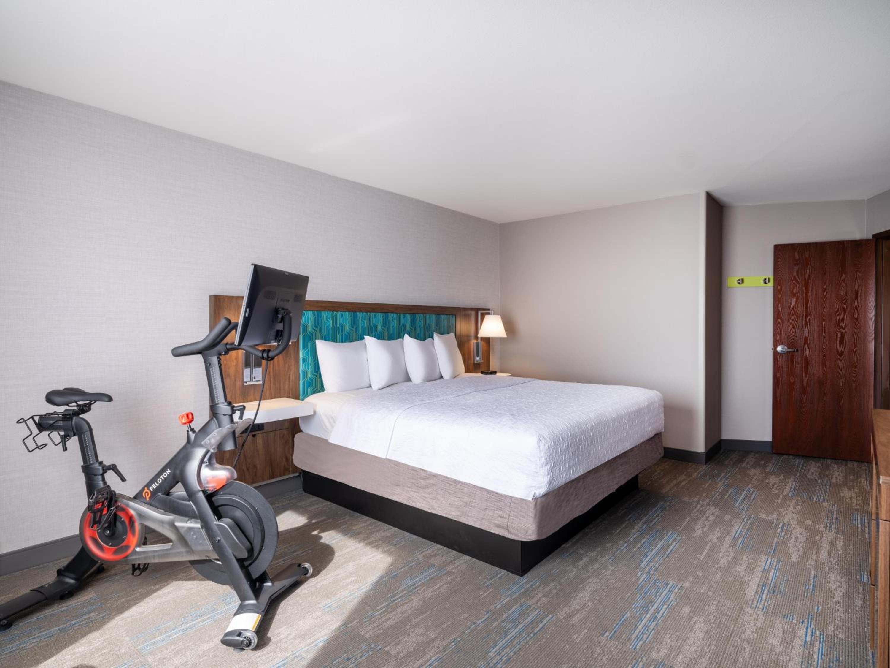 King Room with Peloton Bike - Non-Smoking - Photo 2