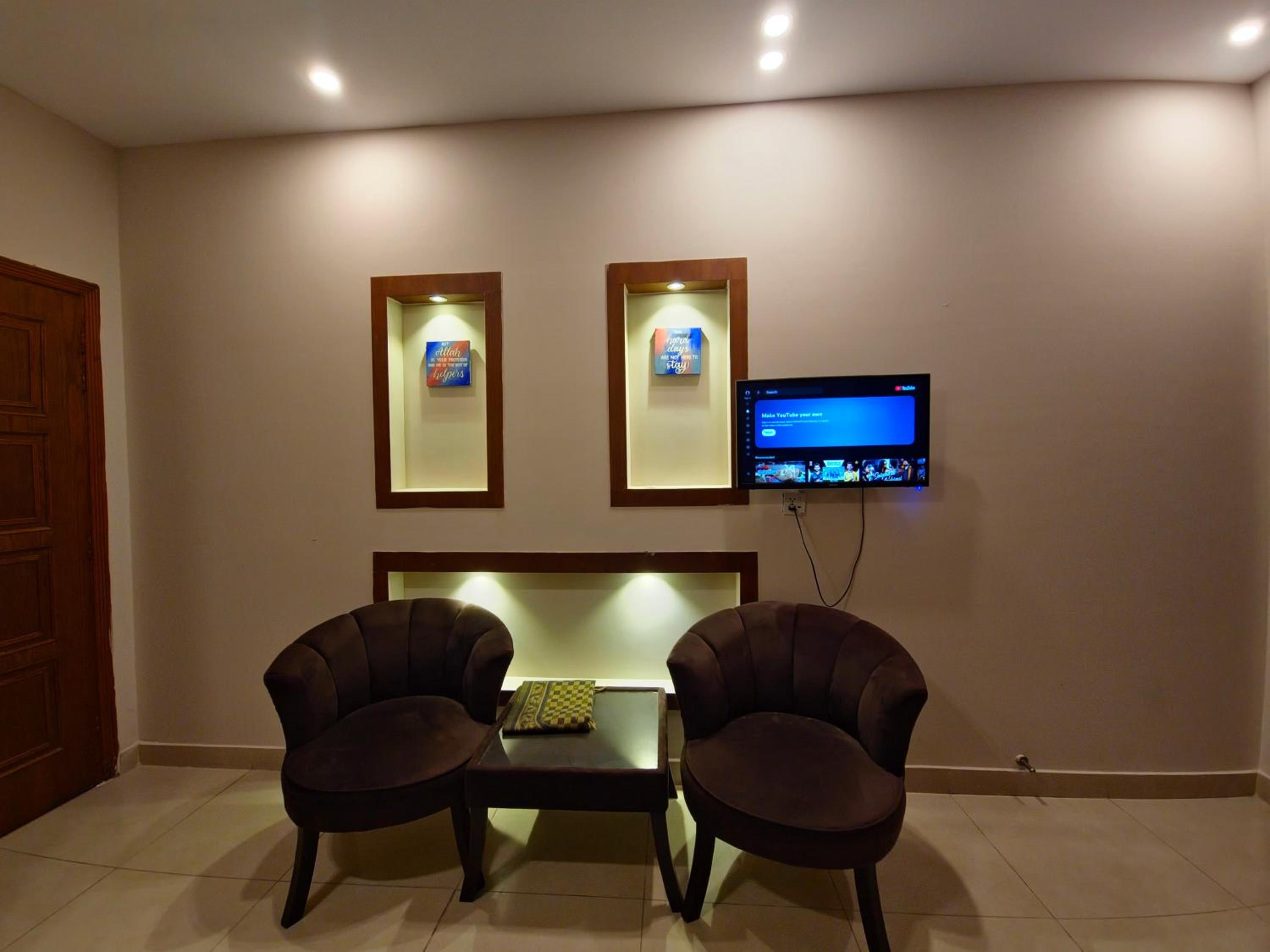Deluxe King Room photo 1