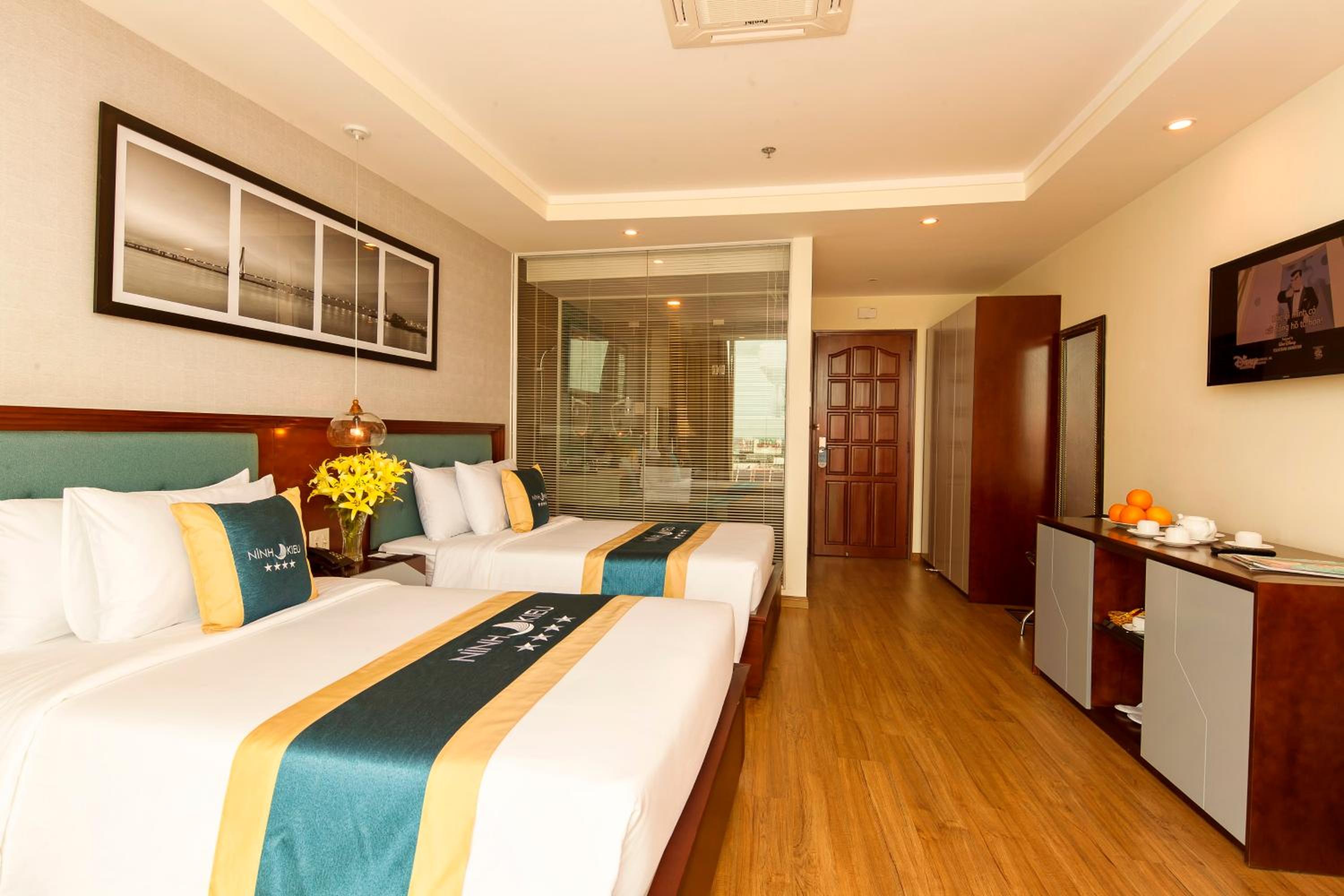Superior Twin Room with City View photo 3