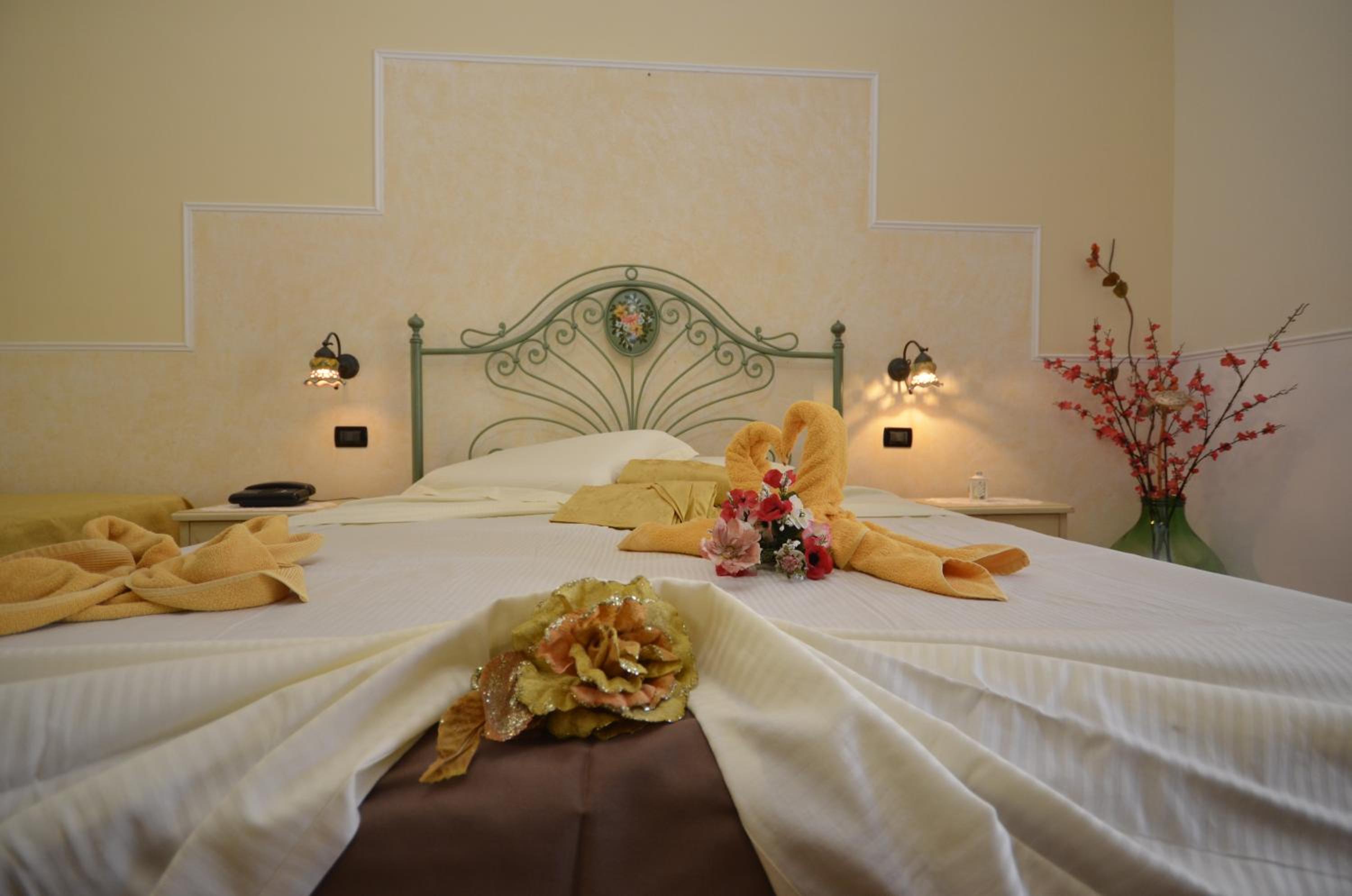 Double or Twin Room photo 2