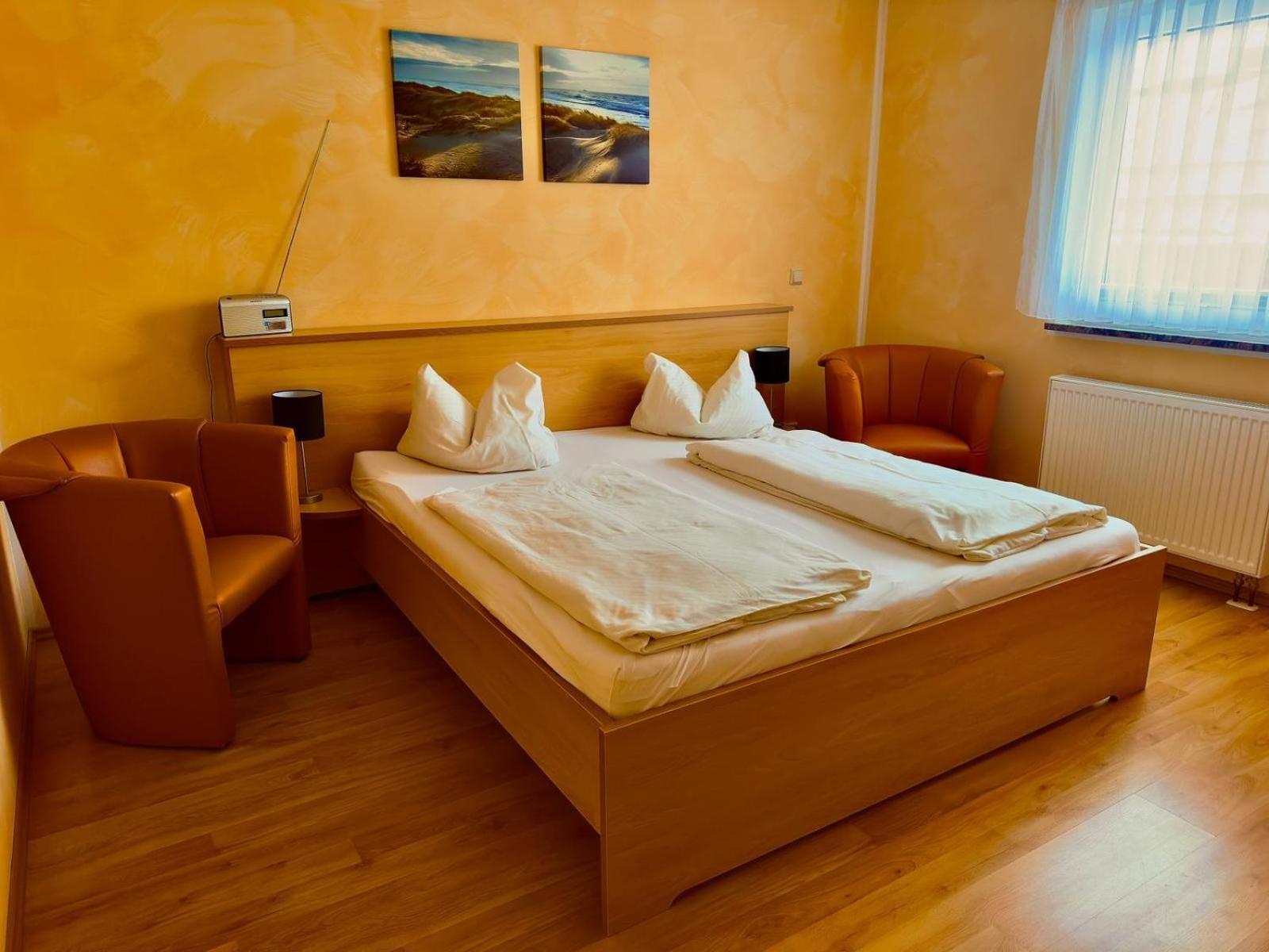 Double Room with Private Bathroom photo 2