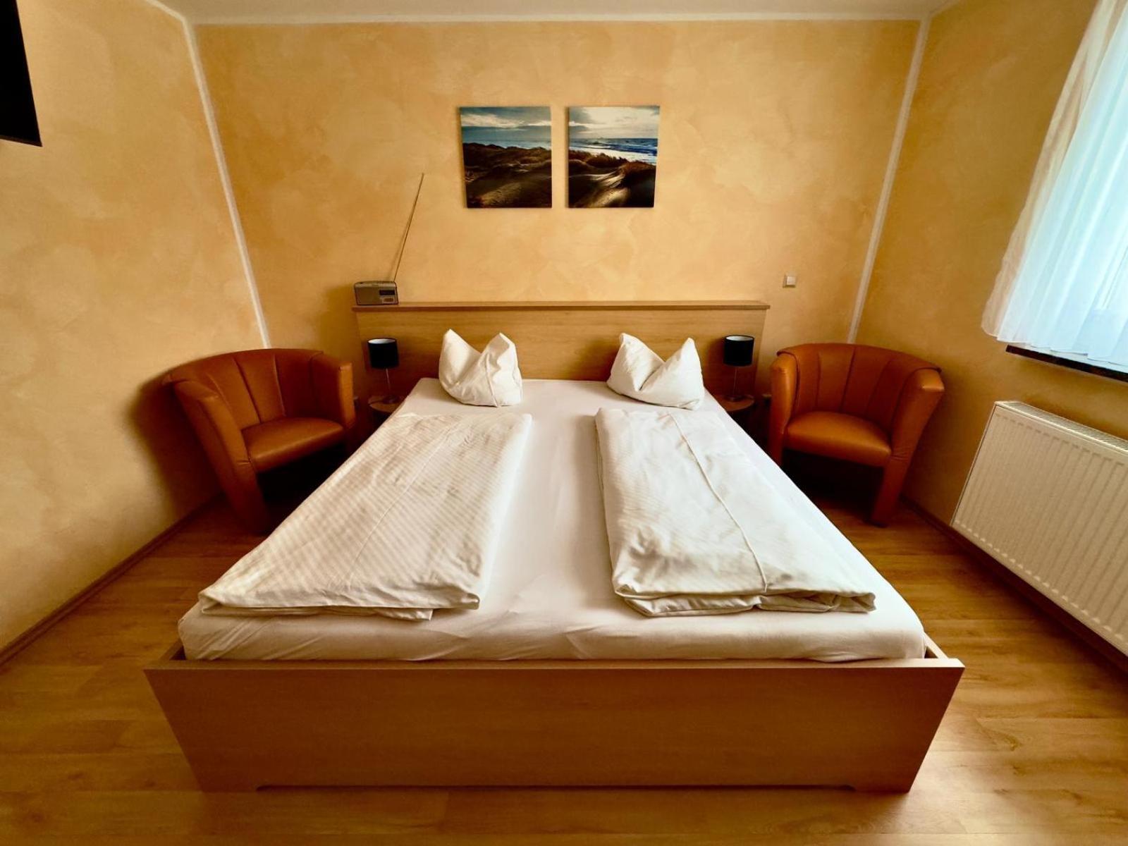 Double Room with Private Bathroom photo 3