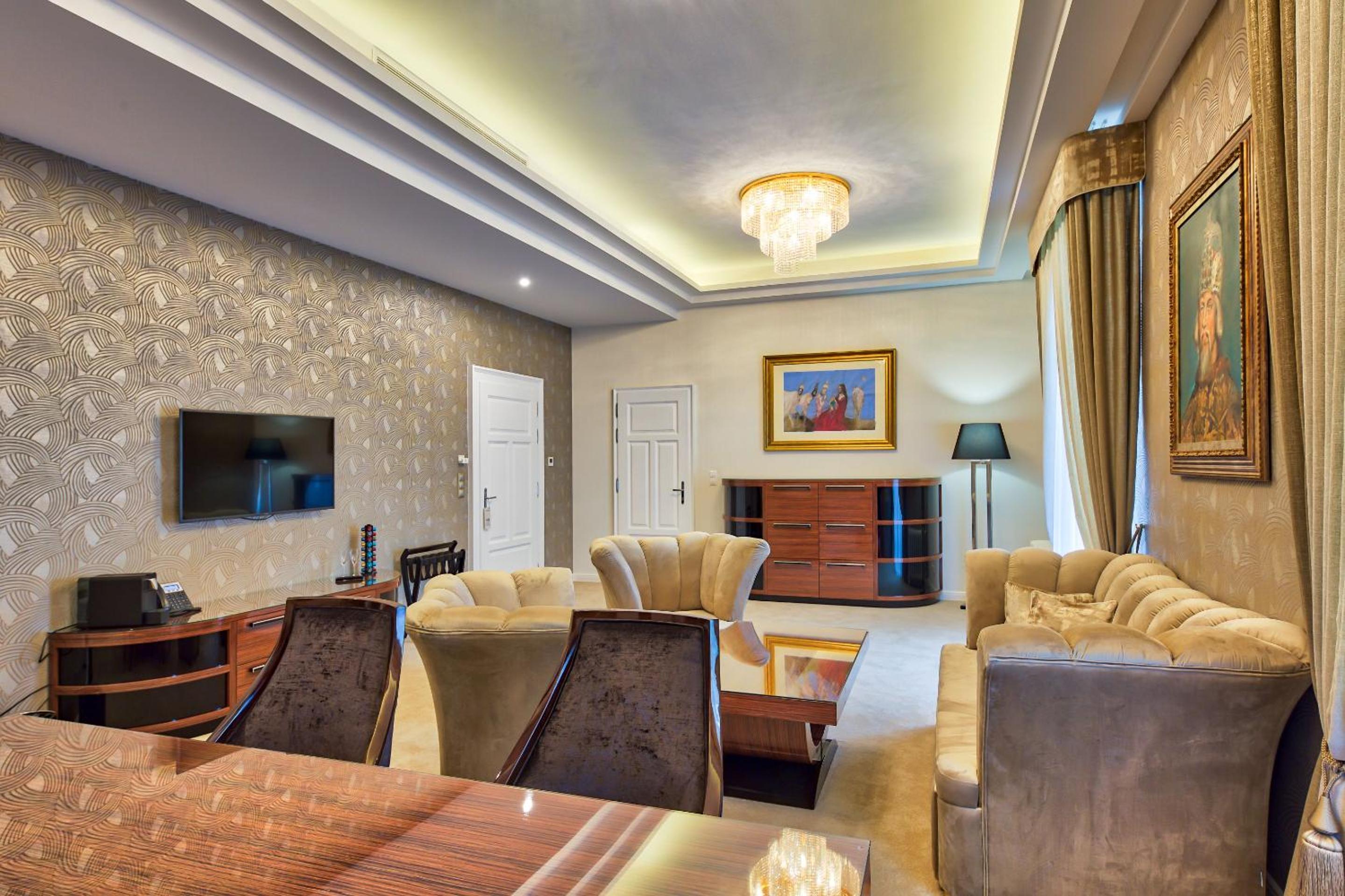 One-Bedroom Apartment with Balcony photo 3