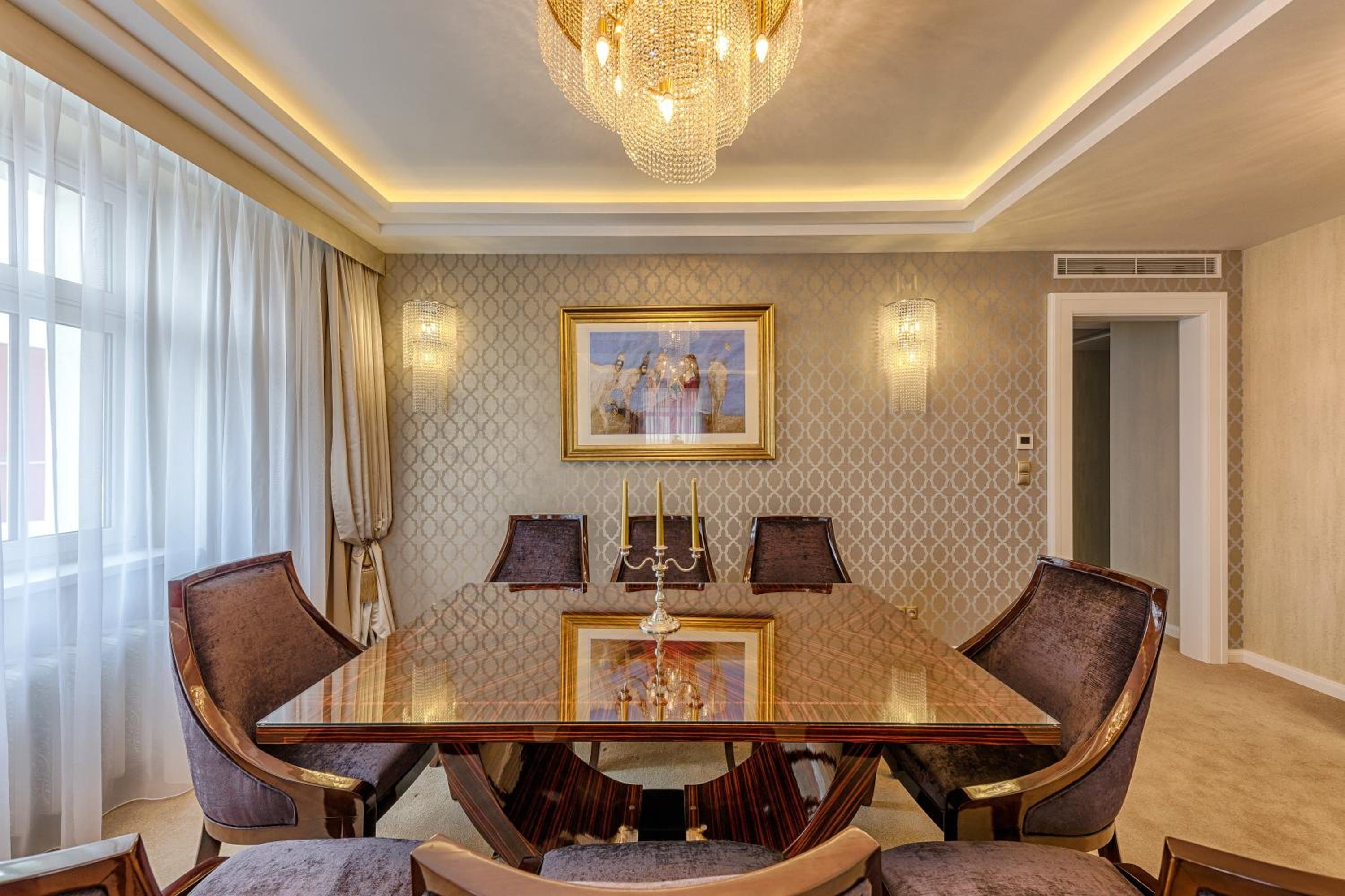 One-Bedroom Apartment with Balcony photo 1