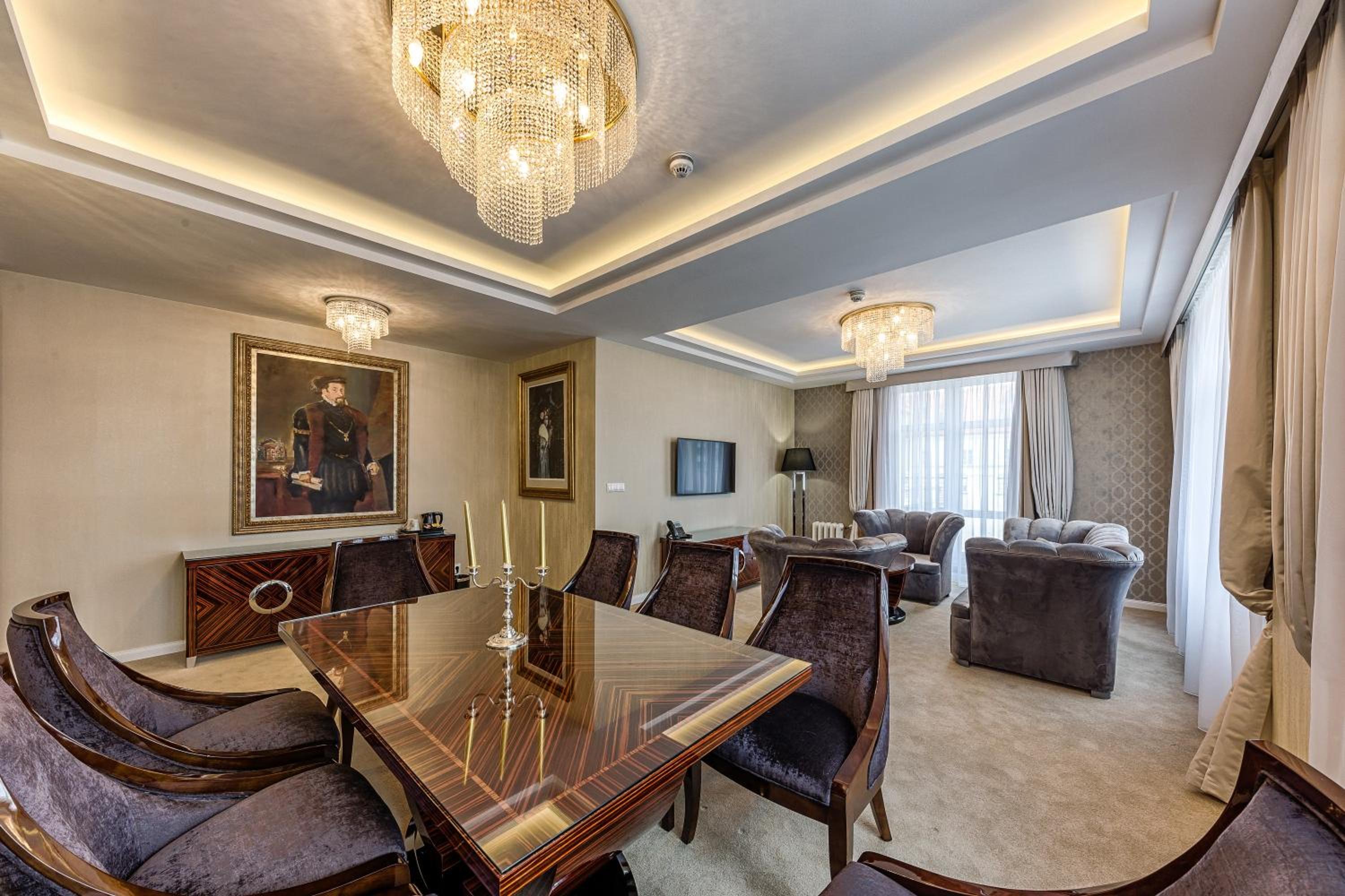 Two-Bedroom Apartment with Terrace photo 2