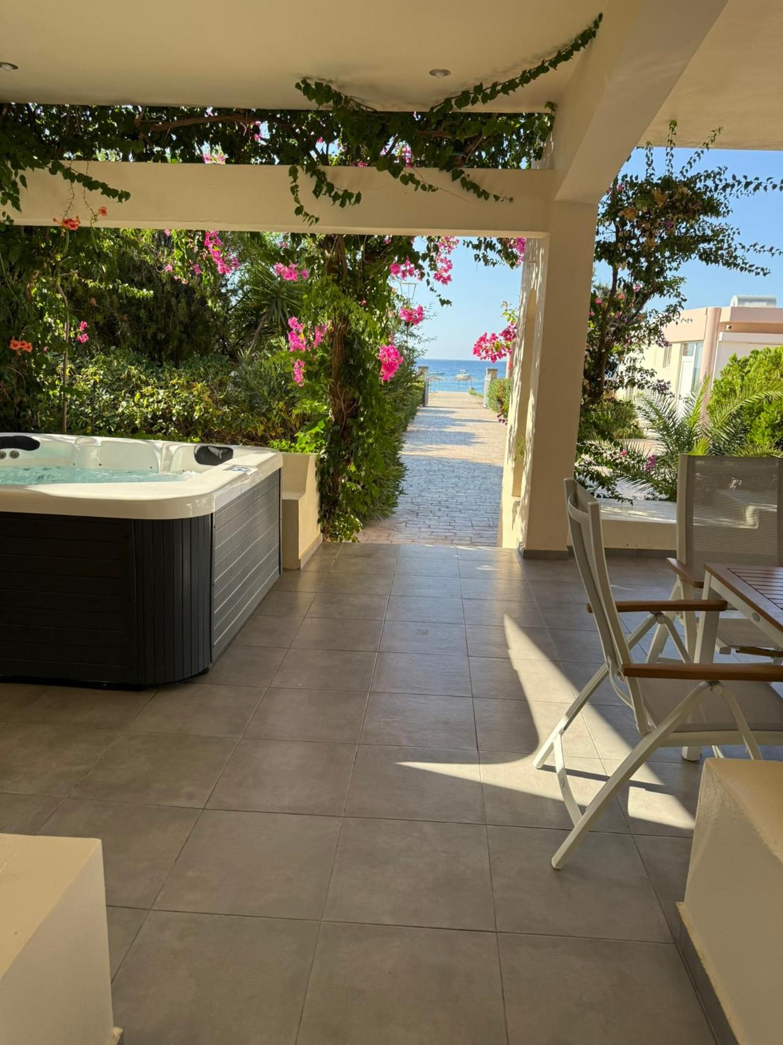 Villa with Sea View photo 3