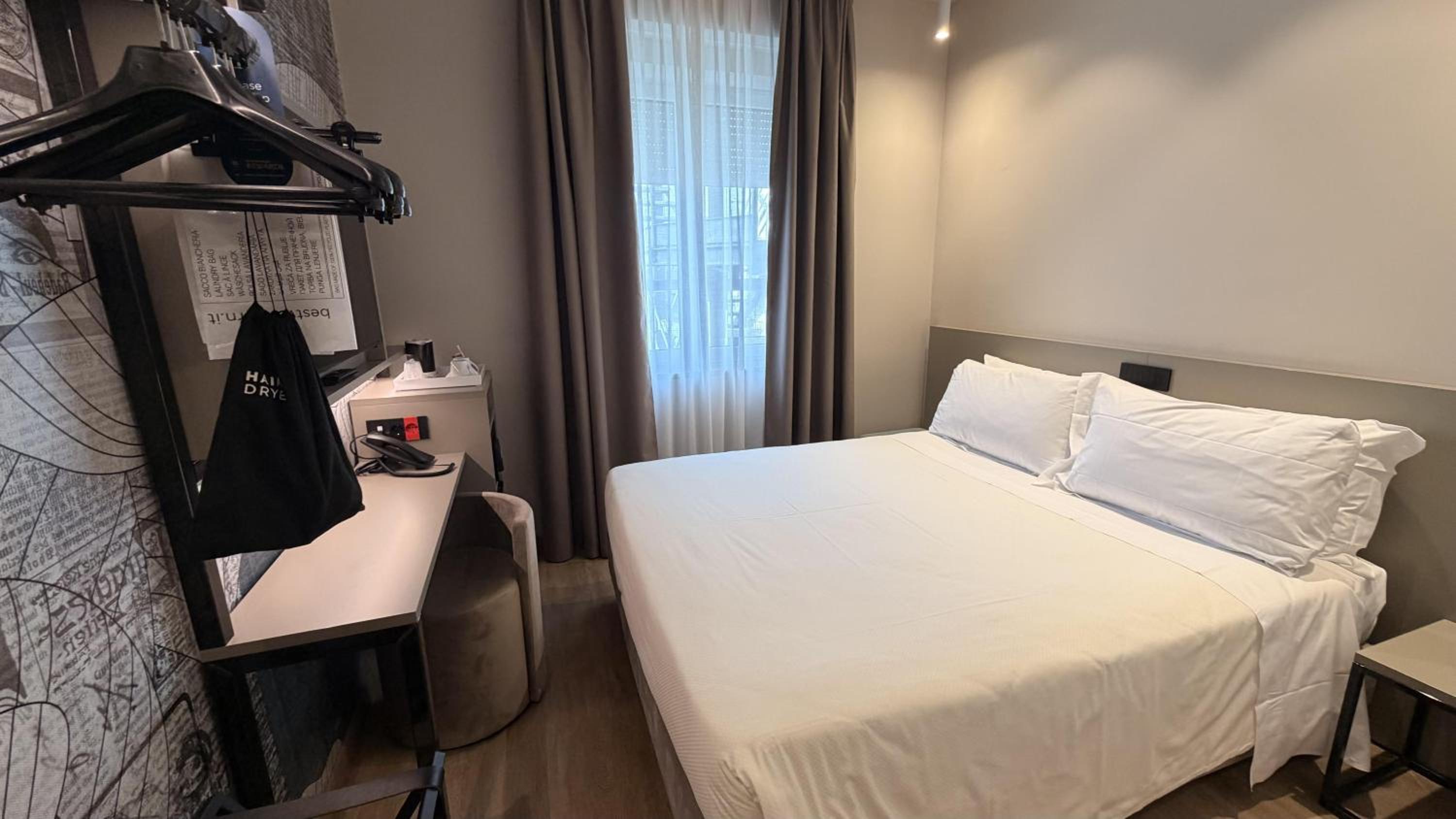 Comfort Queen Room - Non-Smoking