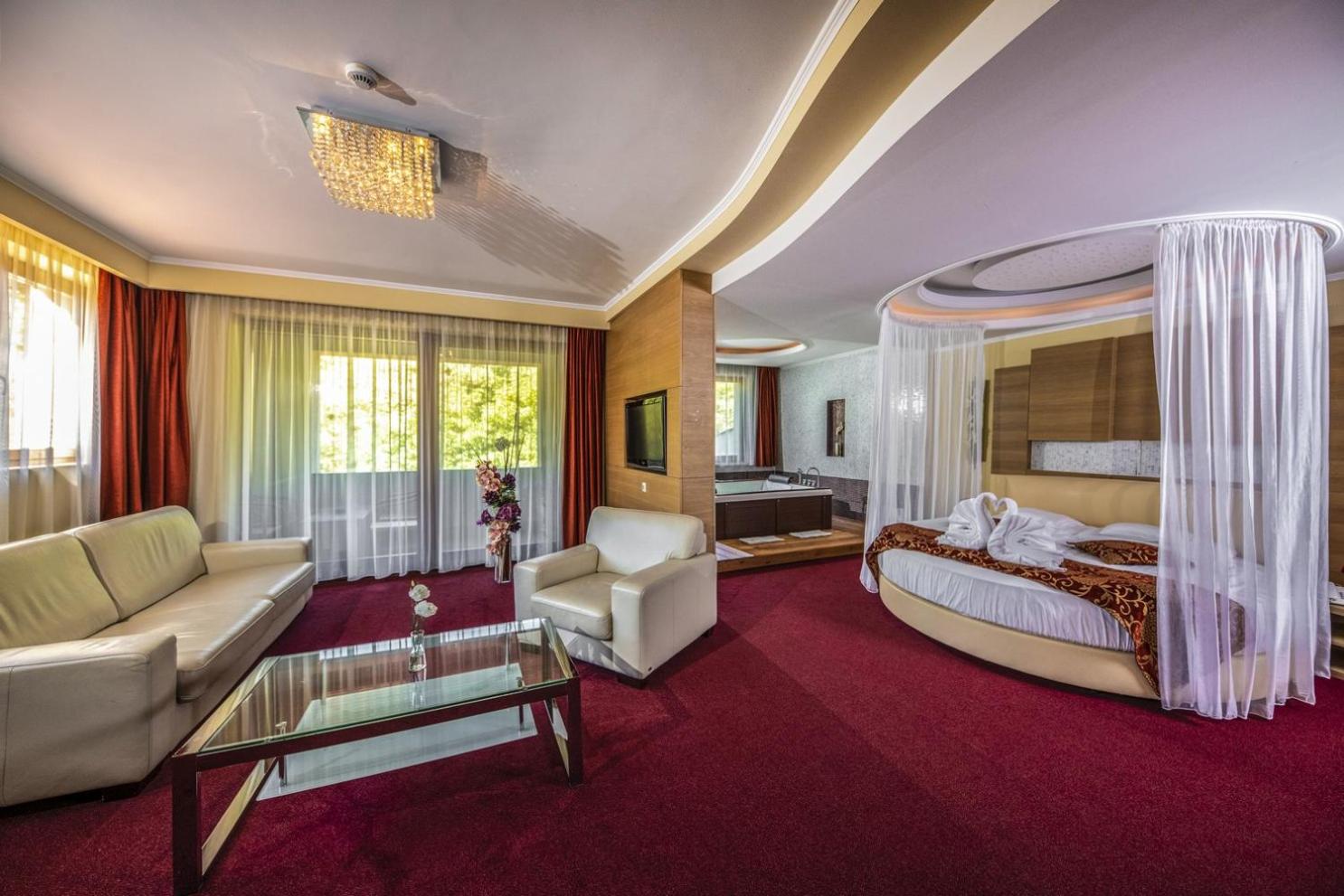 Deluxe Suite photo 2