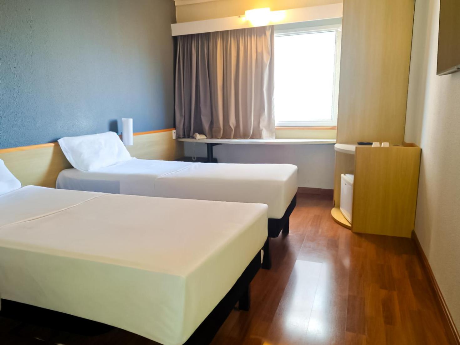 Deluxe Twin Room photo 3