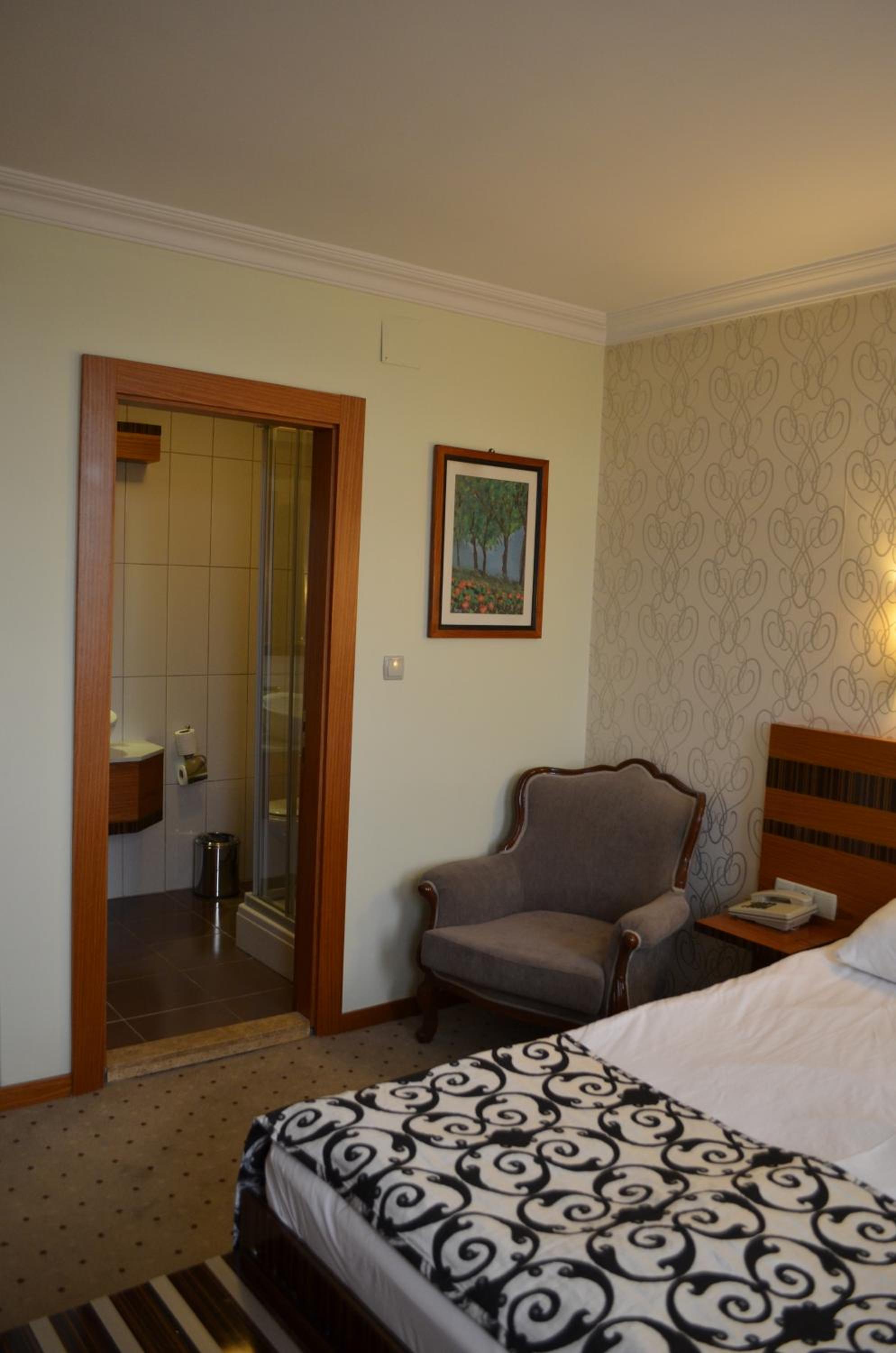 Standard Double Room - Photo 5