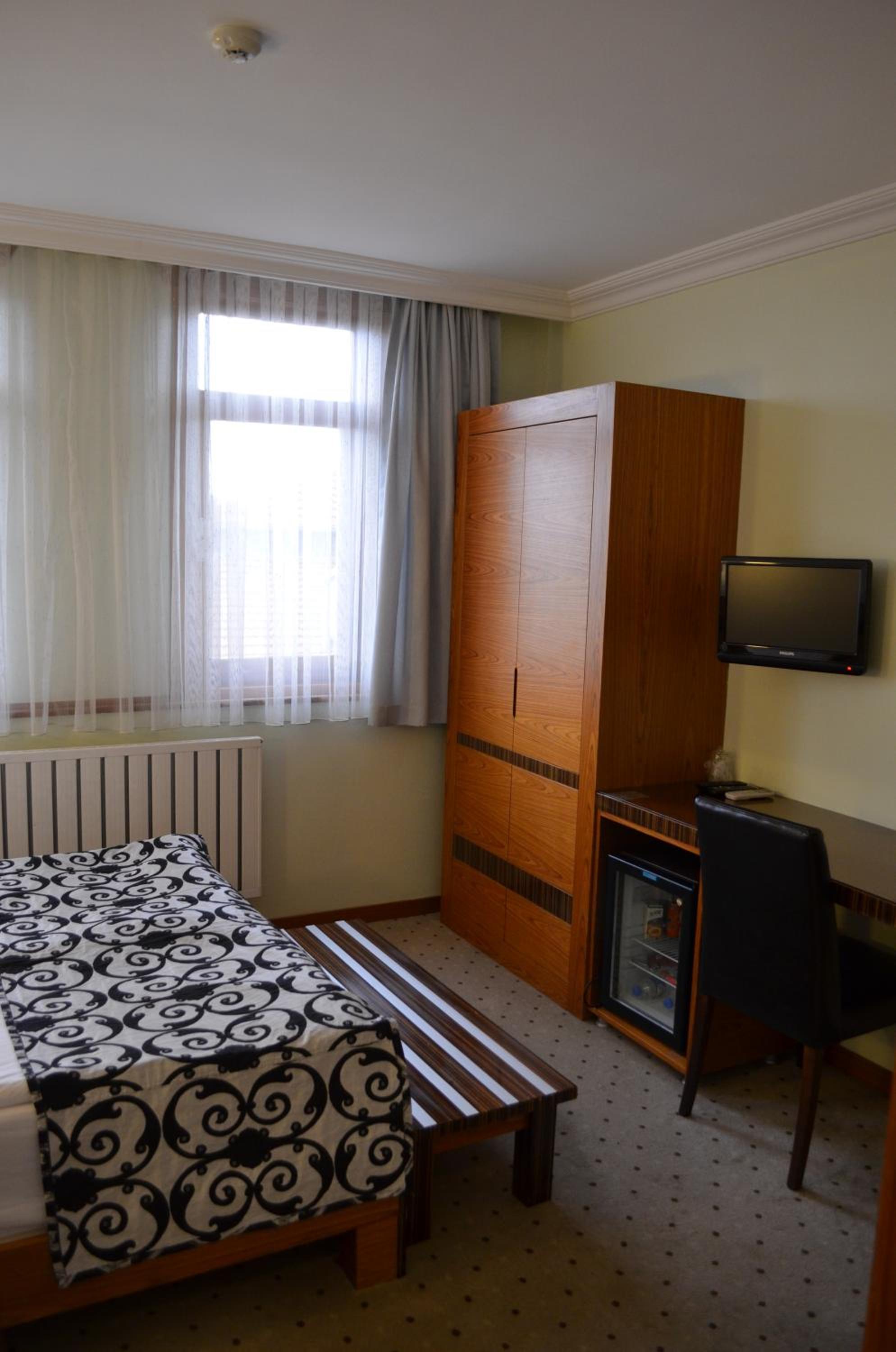 Standard Double Room - Photo 4