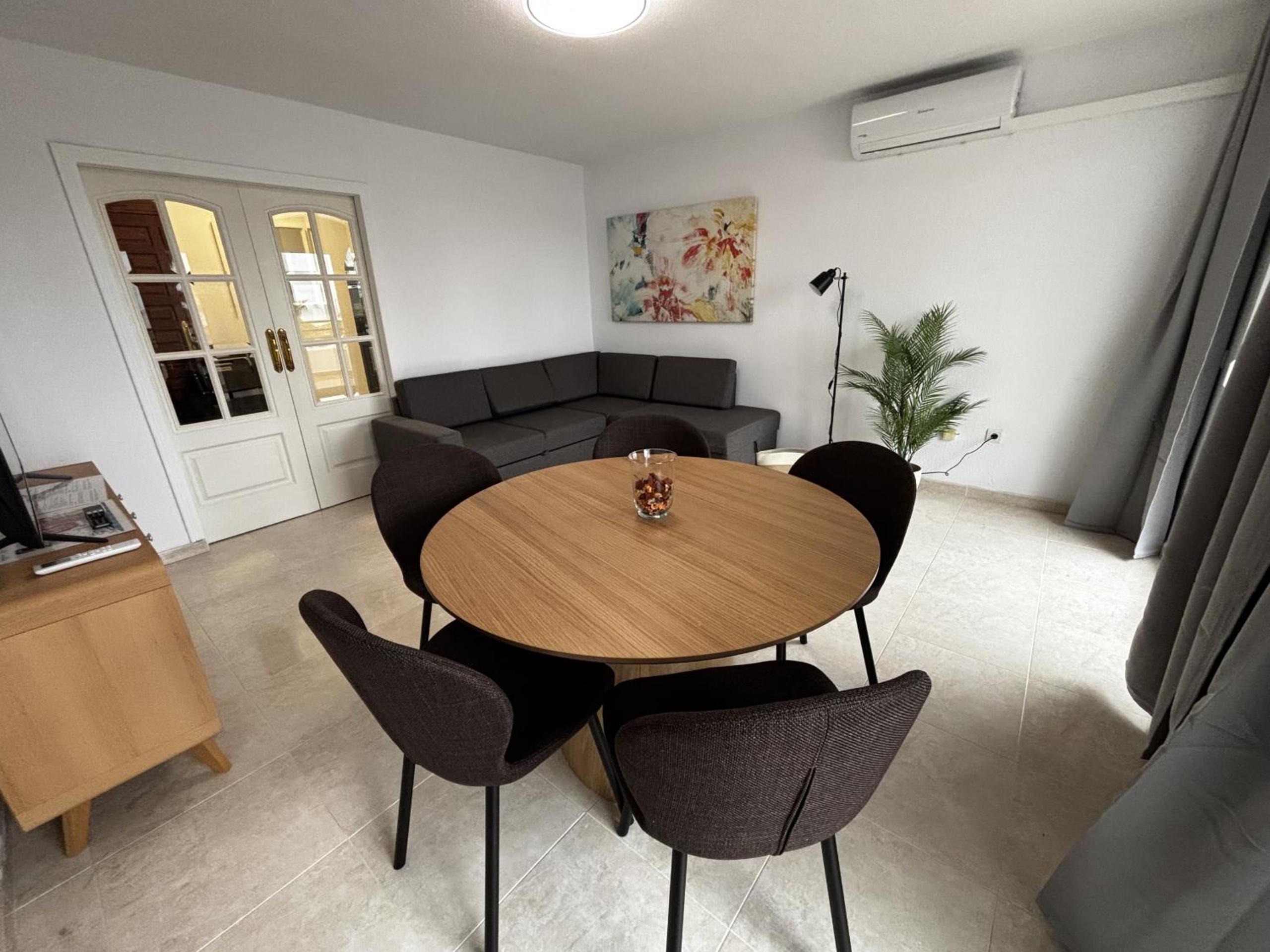 Two-Bedroom Apartment with Terrace photo 3