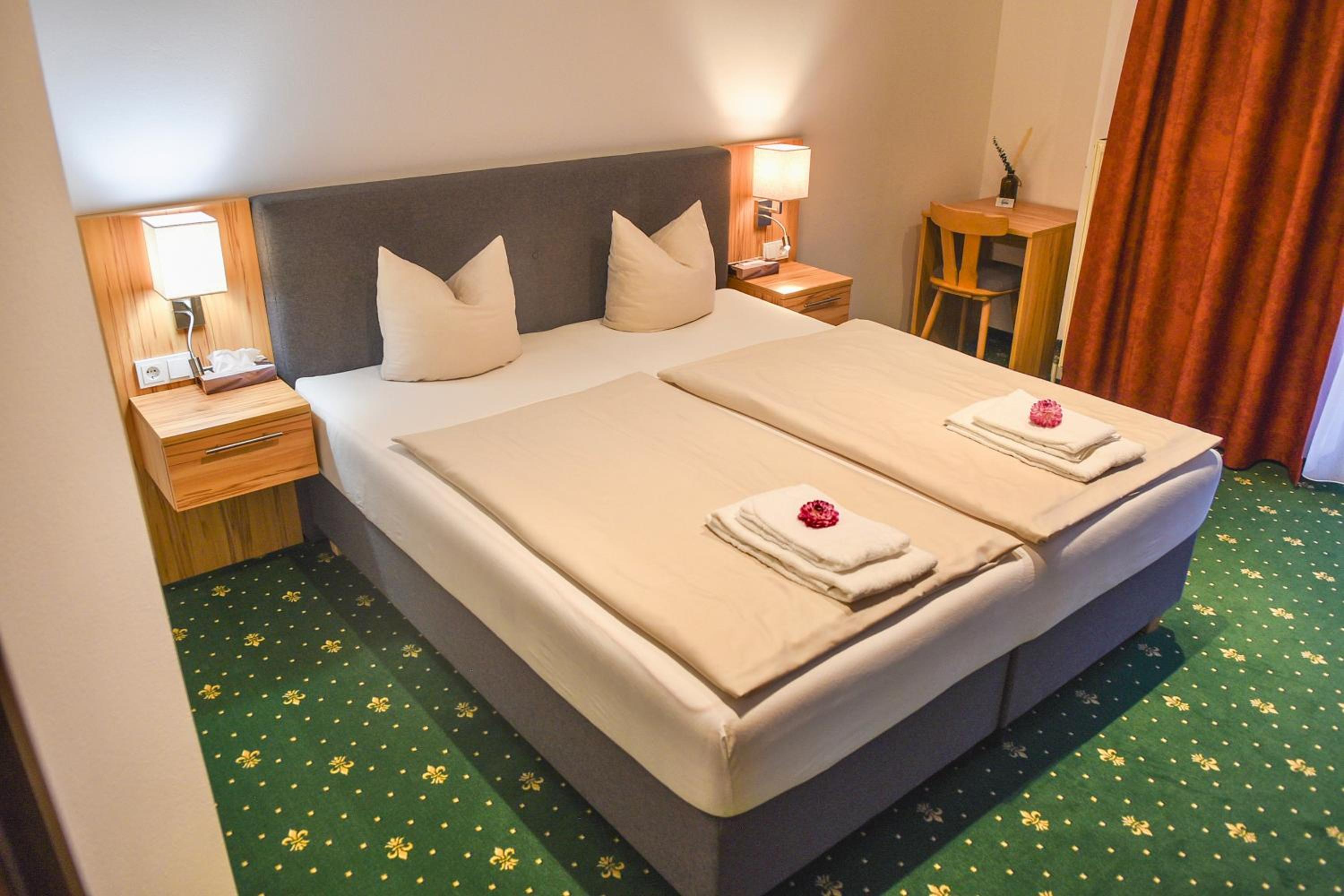 Standard Double Room with Balcony photo 2