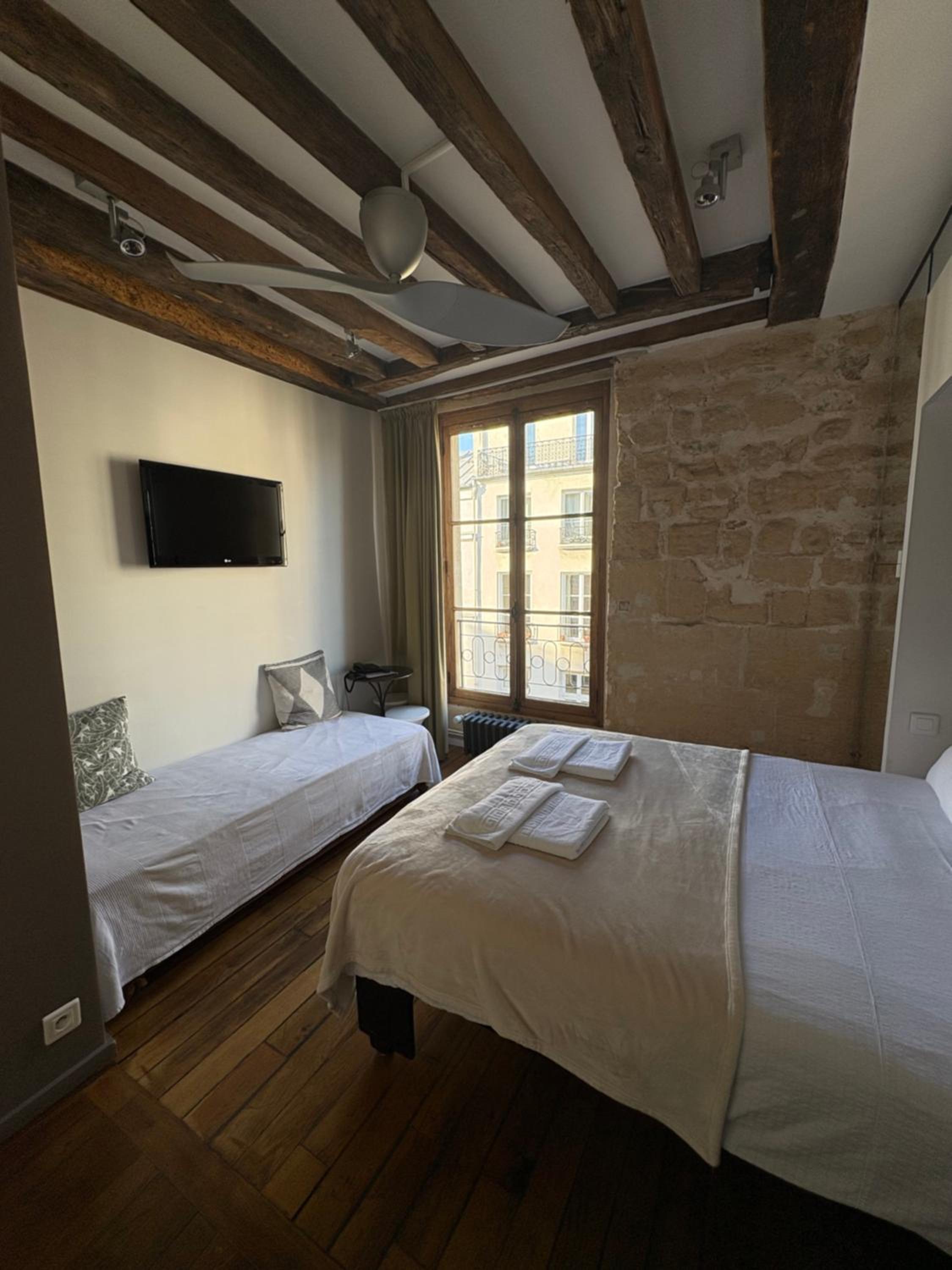 Double or Twin Room photo 3