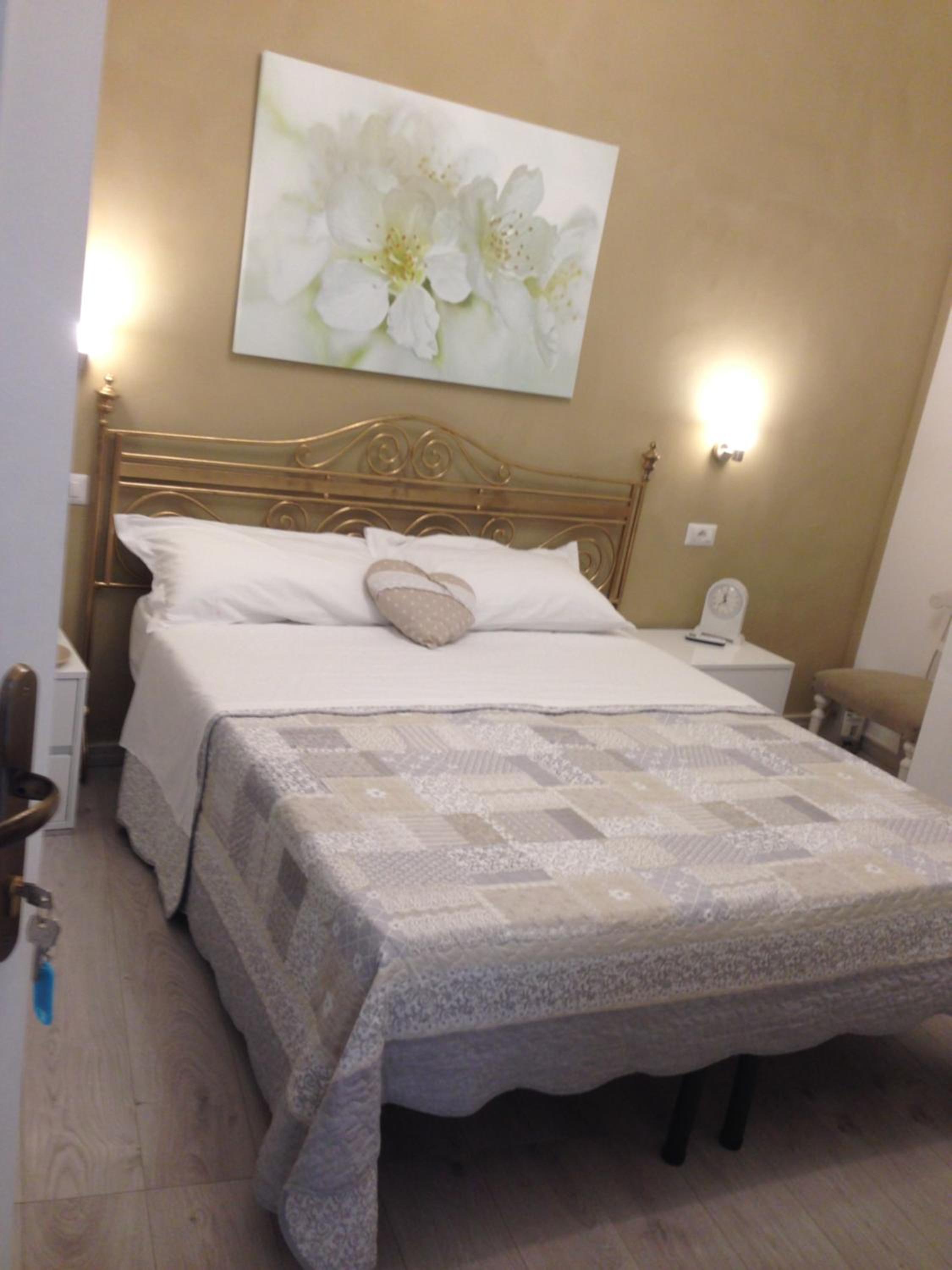 Deluxe Room - Photo 6