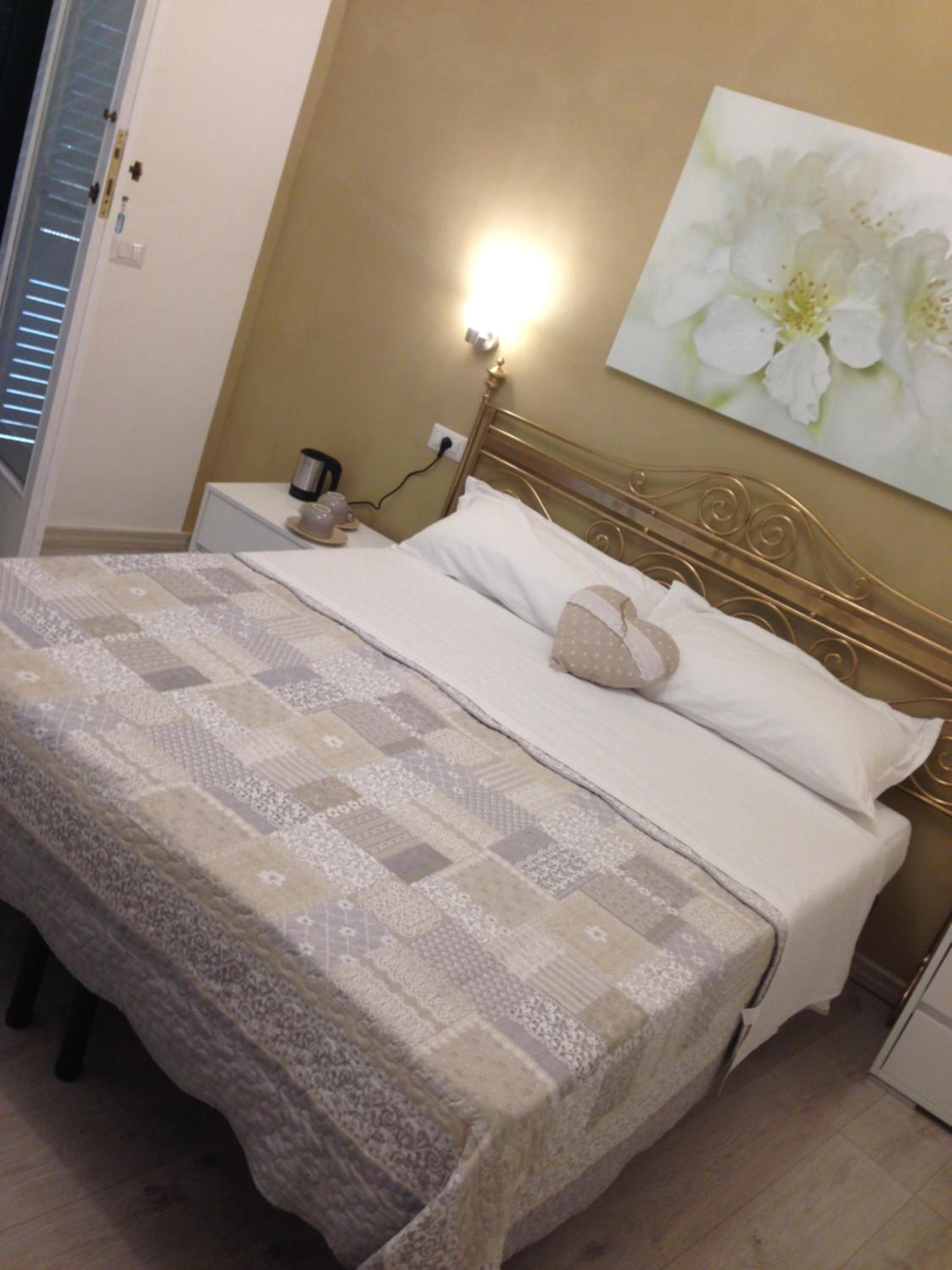 Deluxe Room - Photo 5
