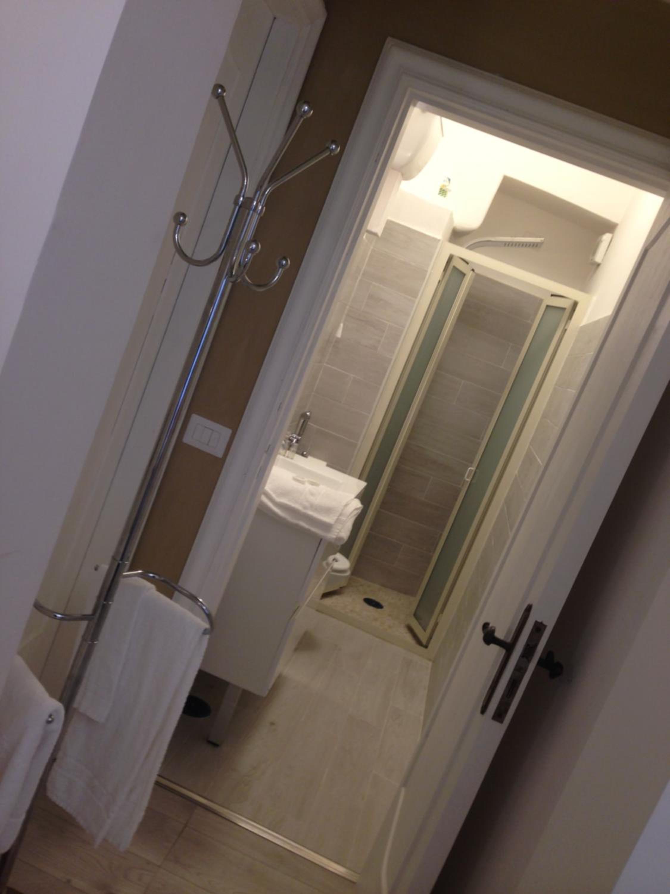 Deluxe Triple Room - Photo 17