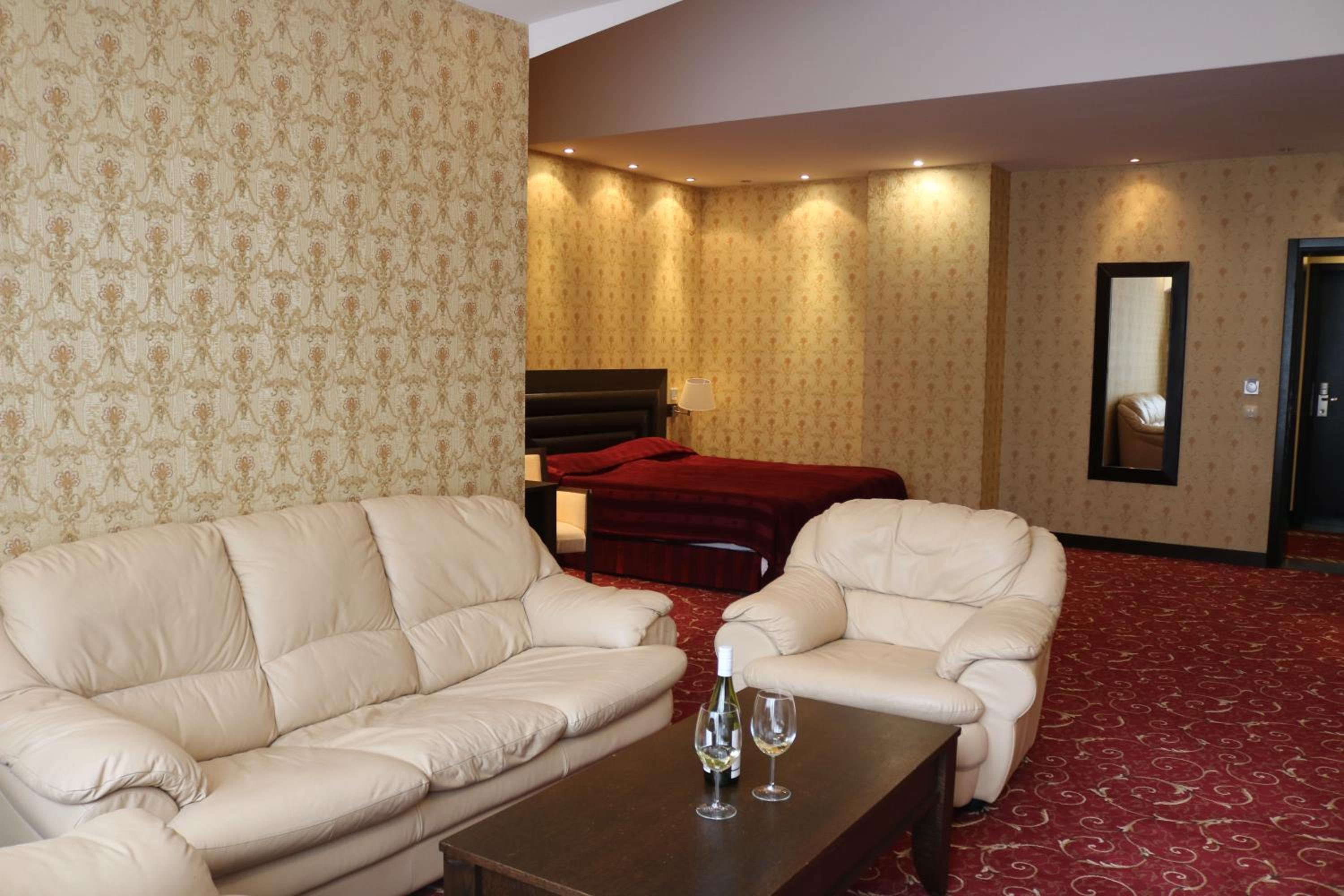 King Studio with Sofa Bed photo 1