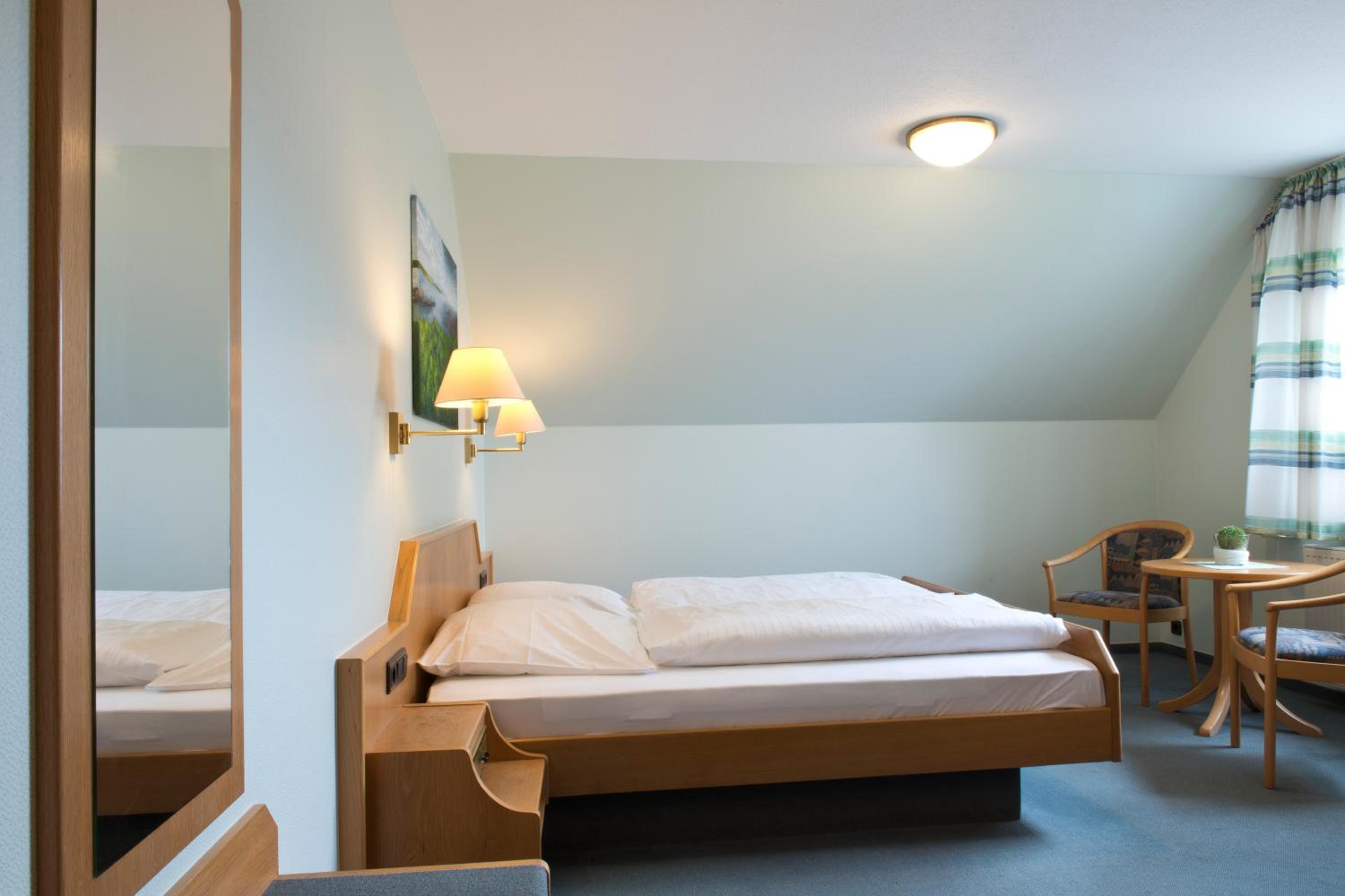 Double Room with Private Bathroom - Photo 2