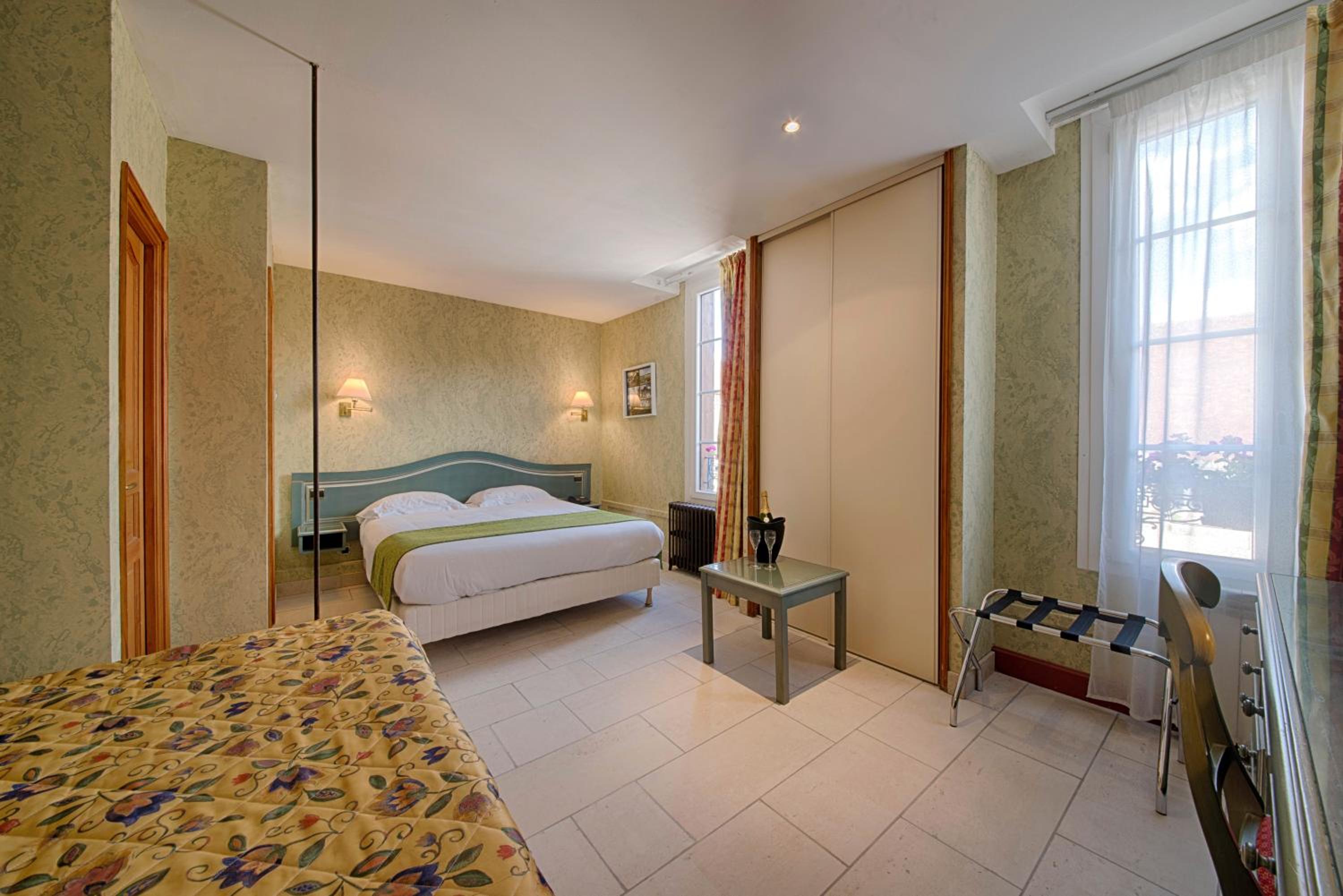 Triple Room - Photo 2