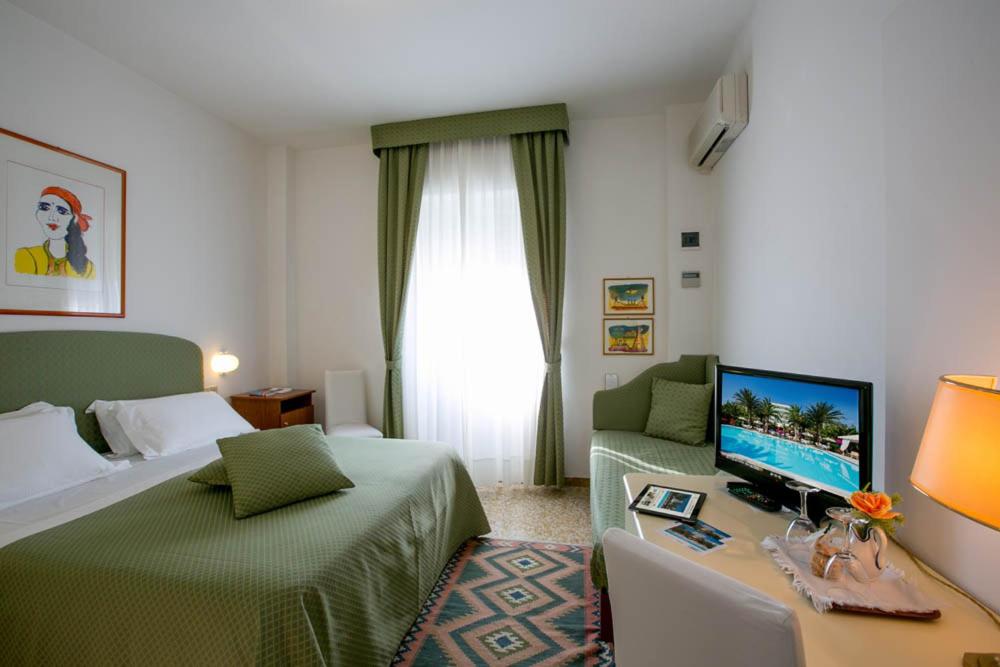 Triple Room photo 2