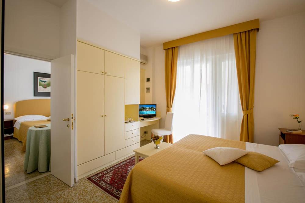 Two-Bedroom Suite photo 2
