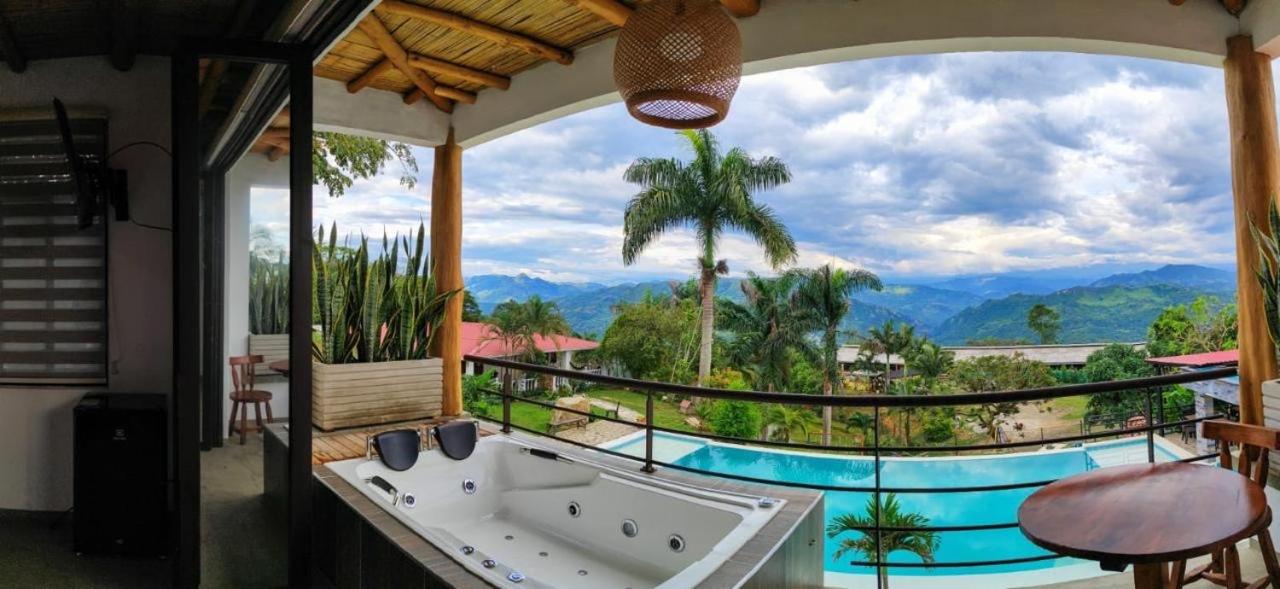Double Room with Spa Bath photo 3