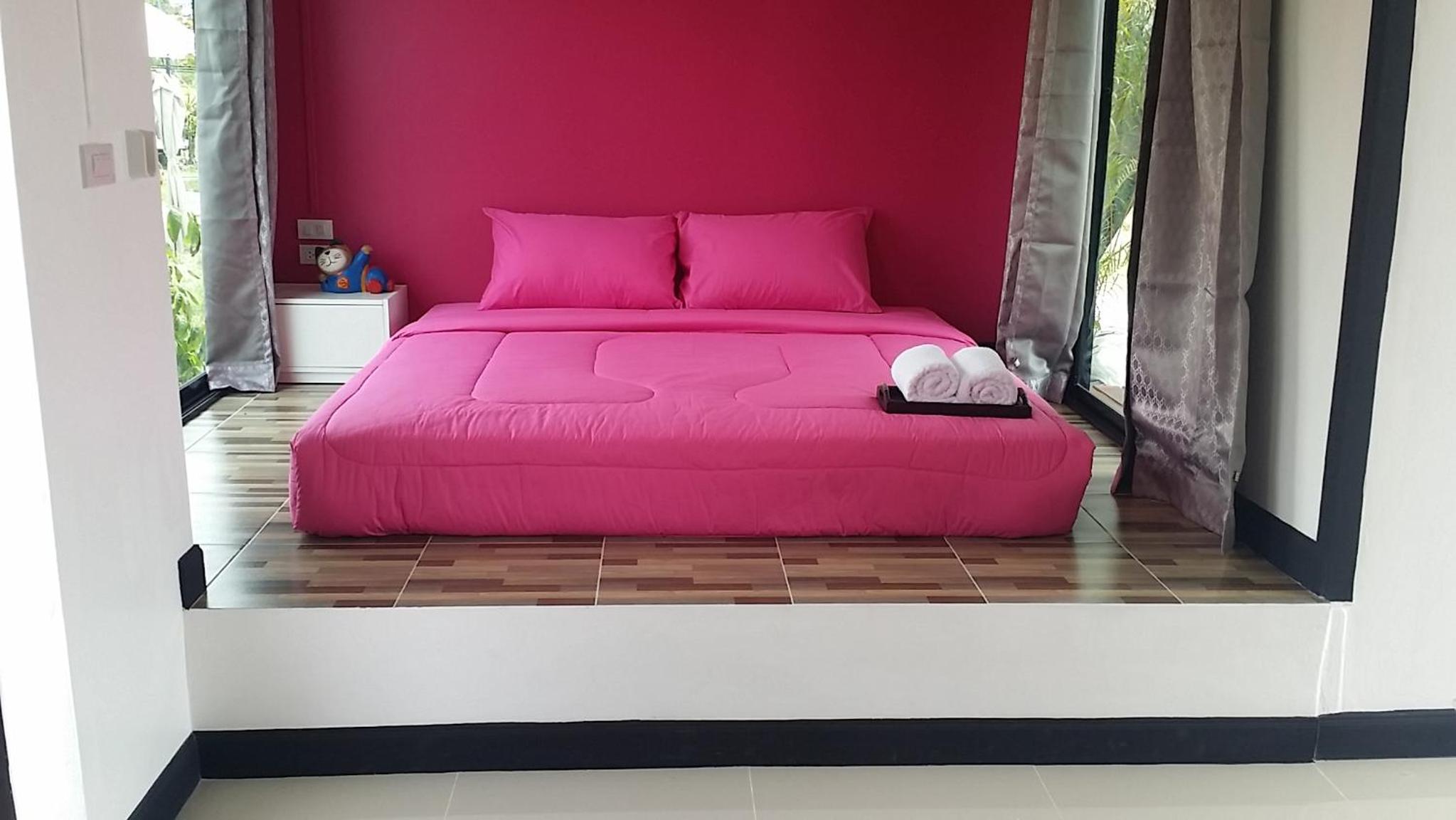 Double Room with Pool View - Photo 5