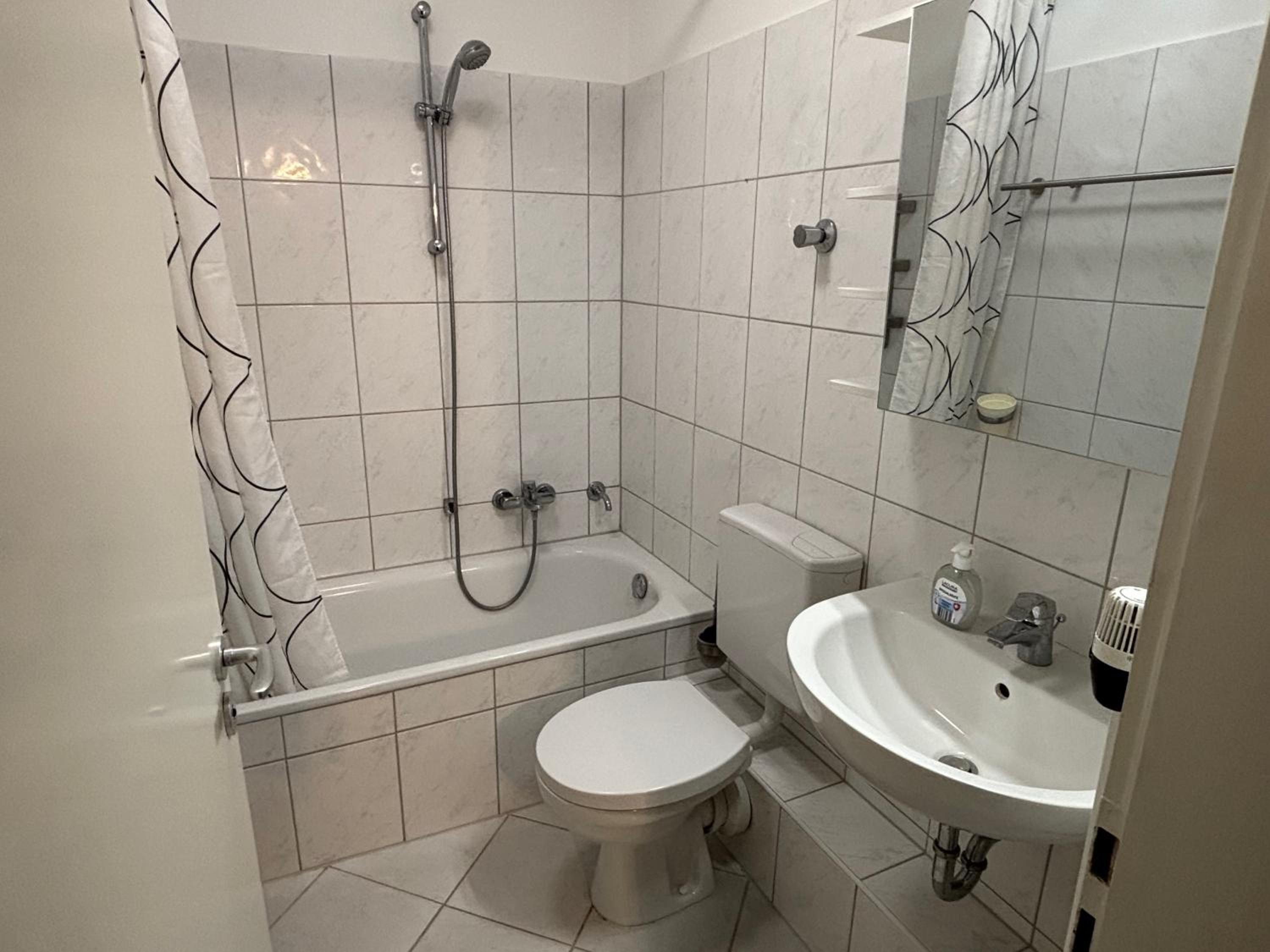 Double Room - Photo 2