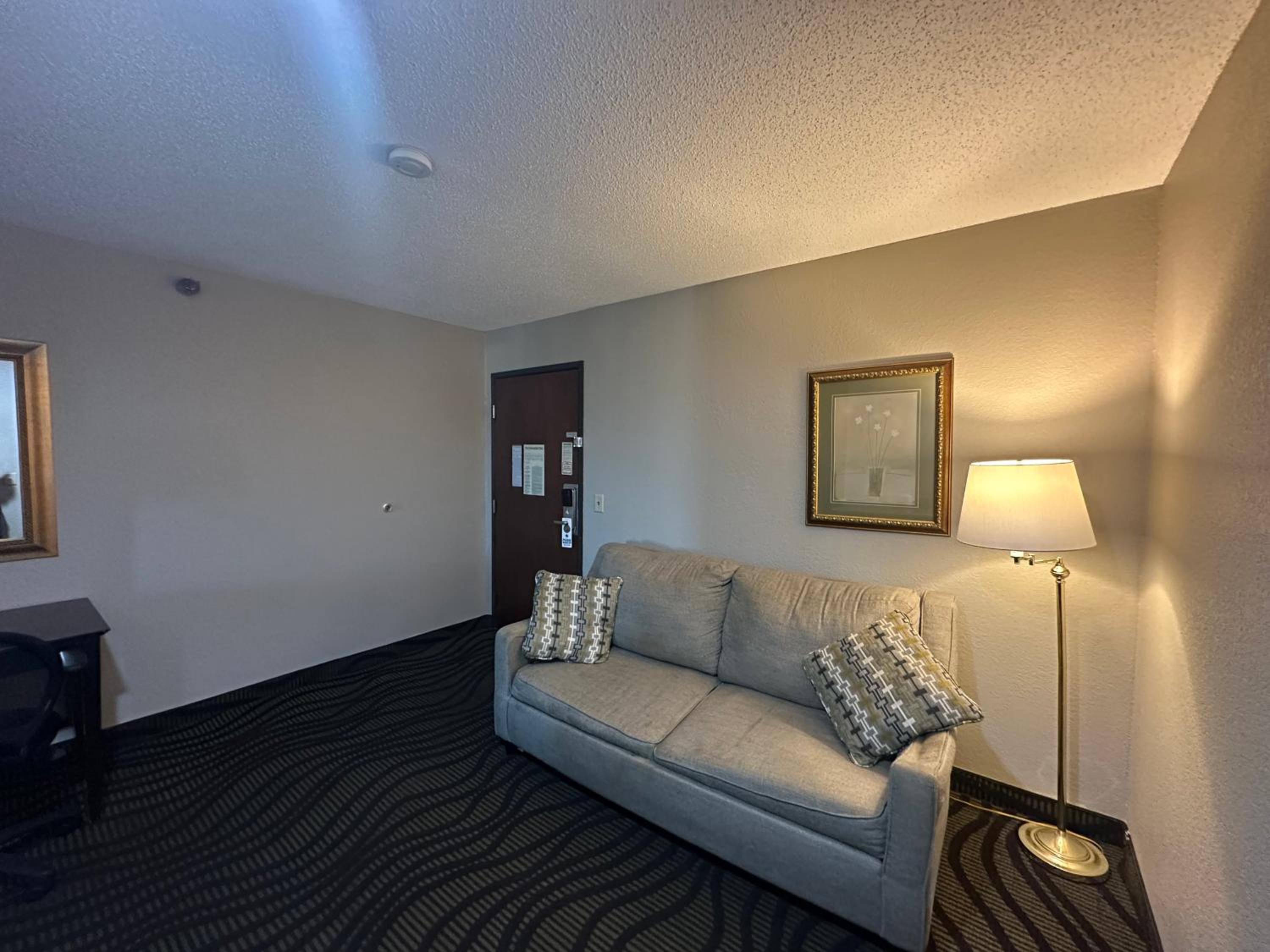 King Suite - Non-Smoking - Photo 1