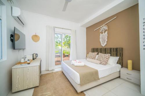 Deluxe Double Room with Balcony photo 1