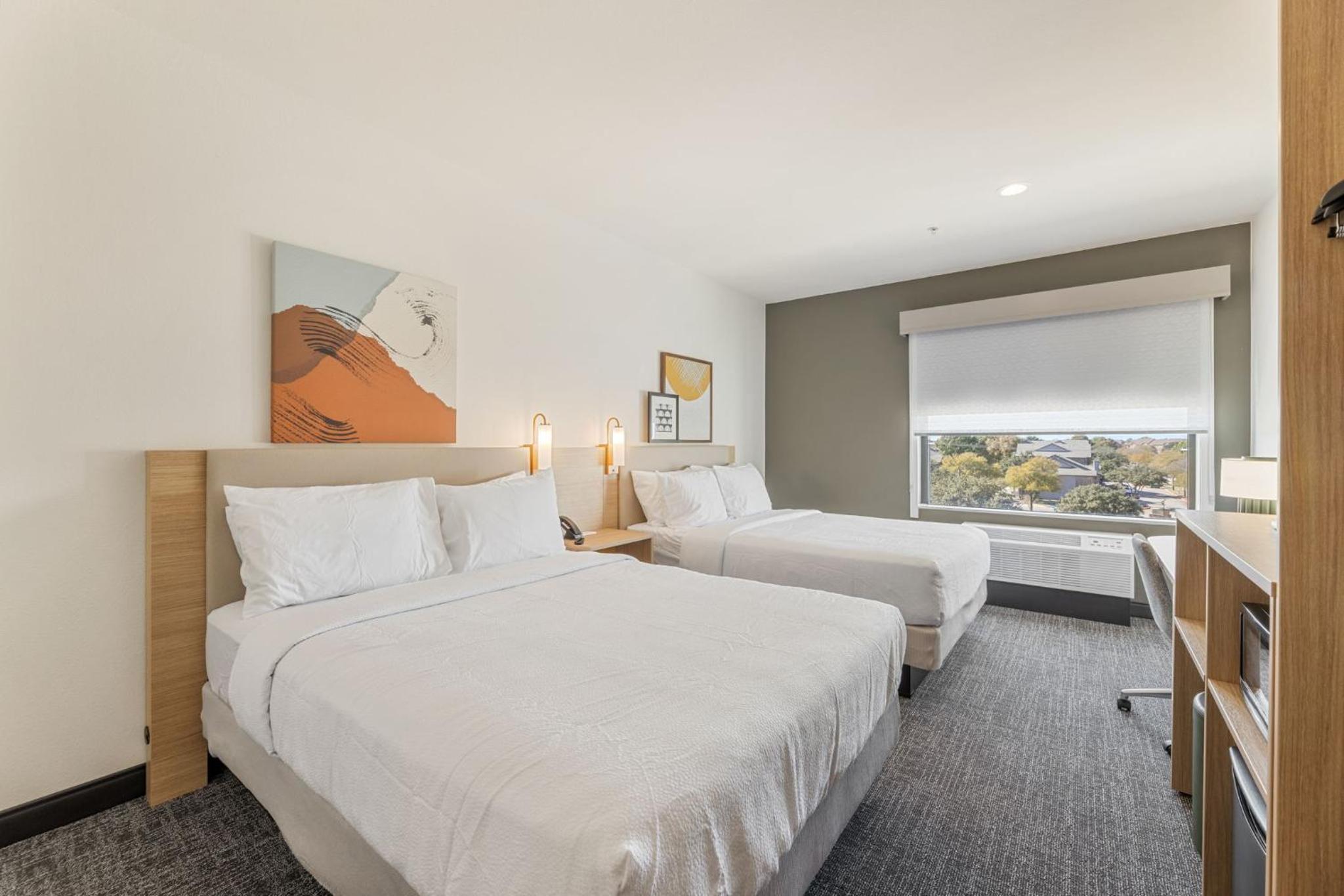 Queen Room with Two Queen Beds photo 1