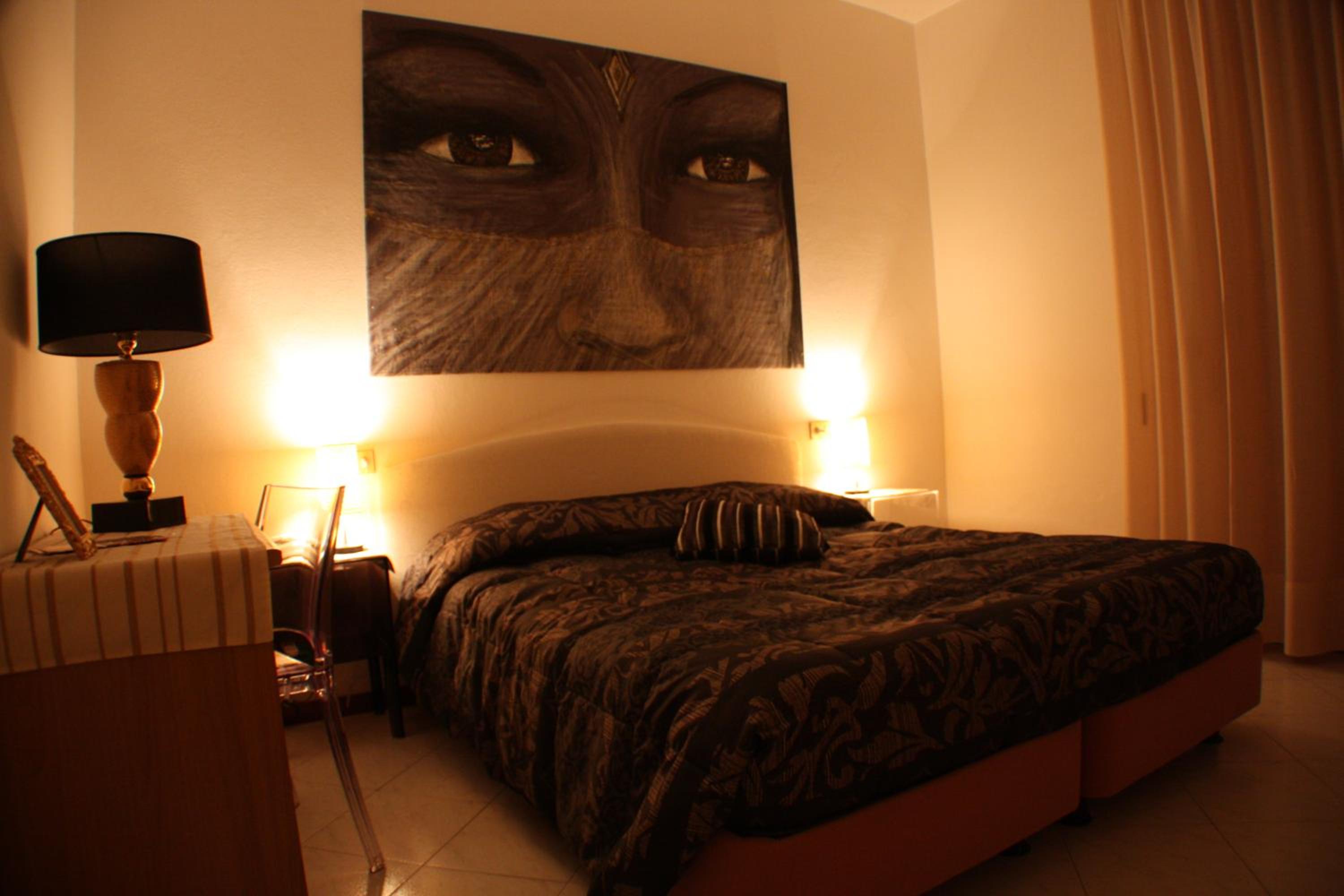 Double Room with Balcony - Photo 13