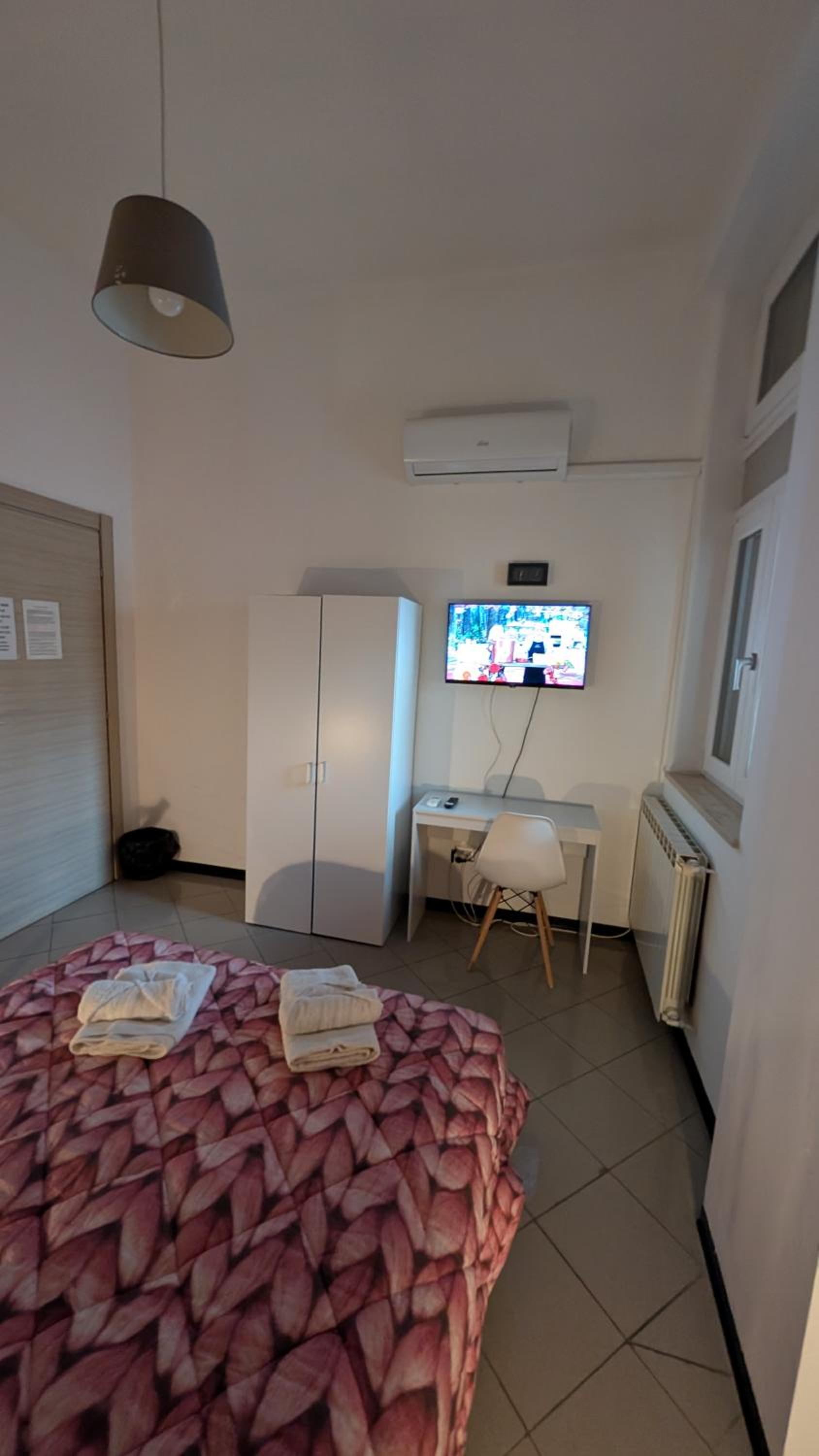 Standard Double Room photo 3