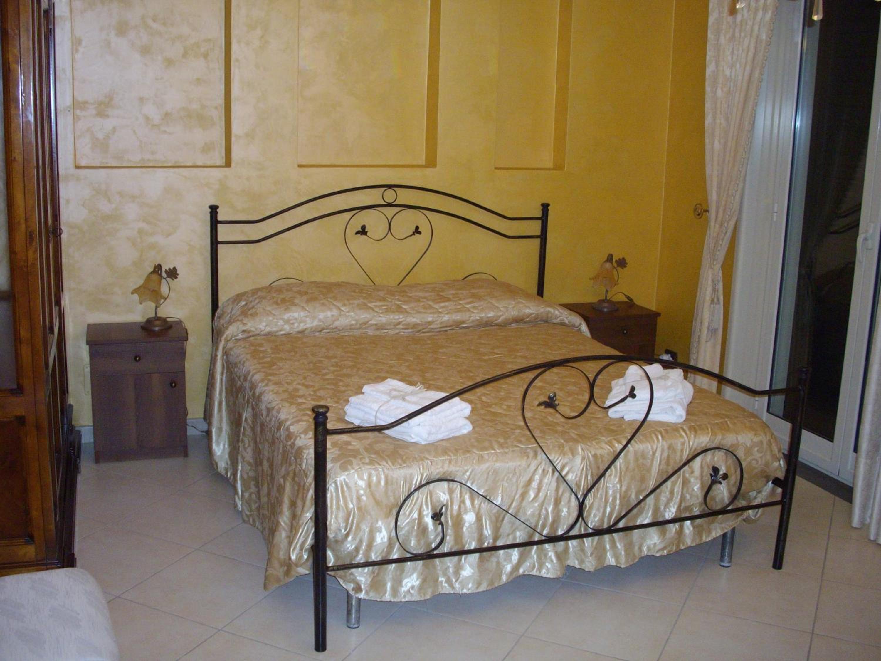 Deluxe Suite with Private Balcony photo 1