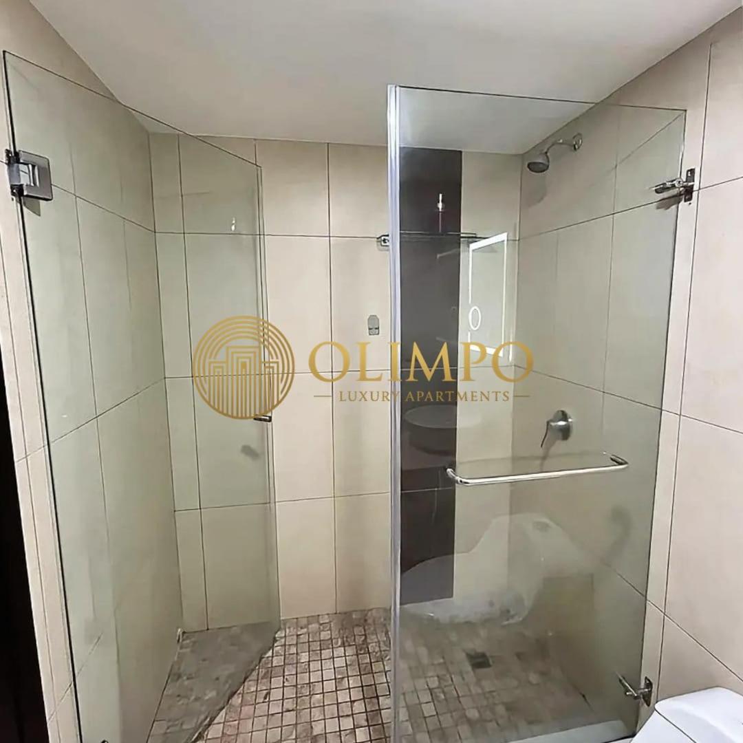 Deluxe Suite with Spa Bath photo 2