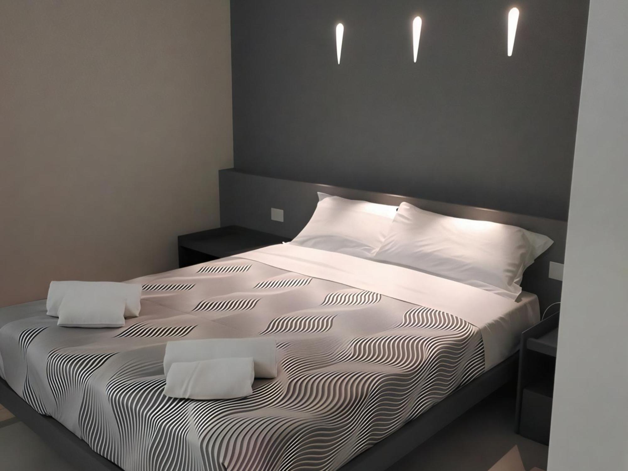Double Room - Disability Access - Photo 1