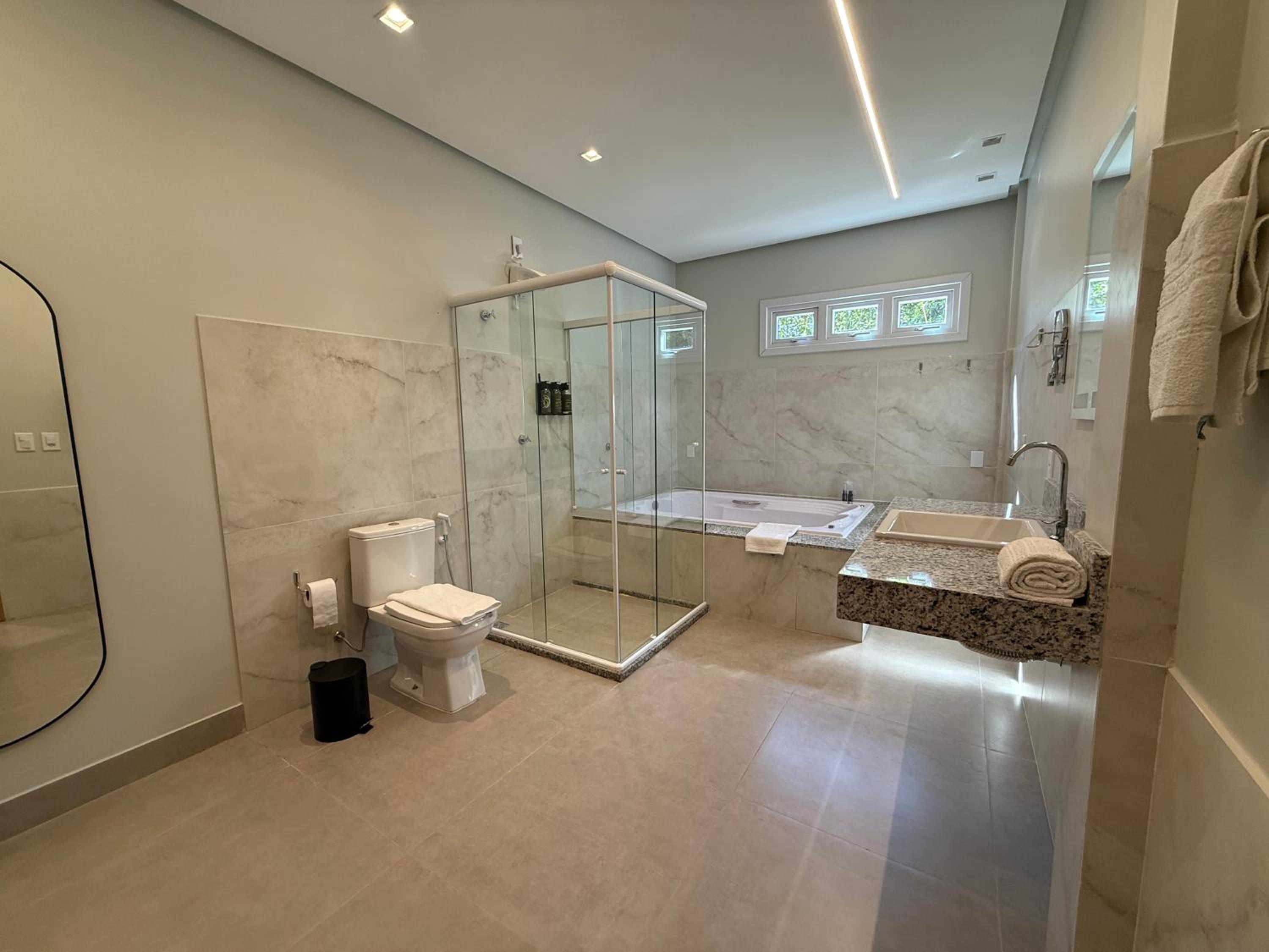 Suite - Photo 4