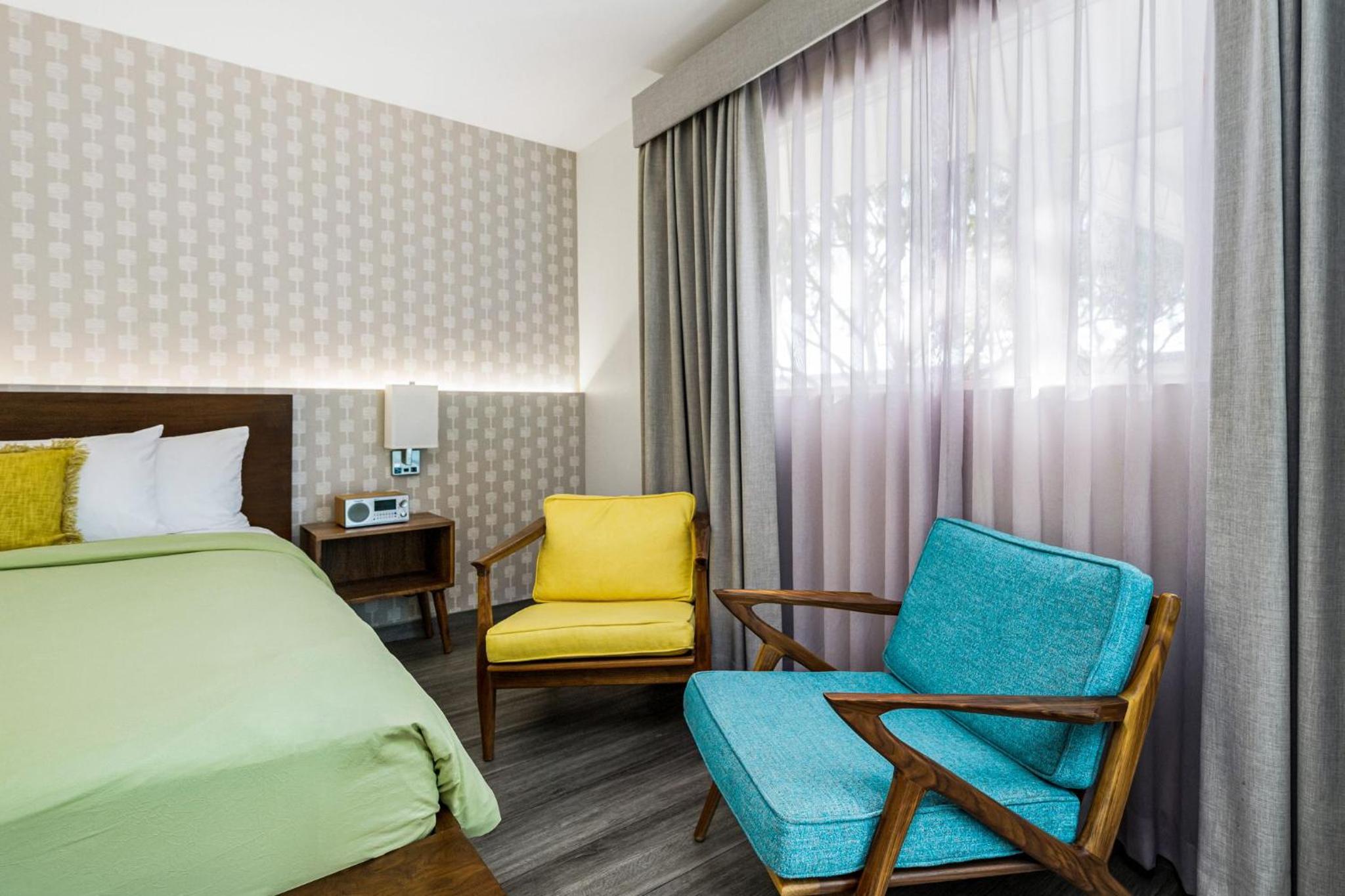 Deluxe King Room photo 1