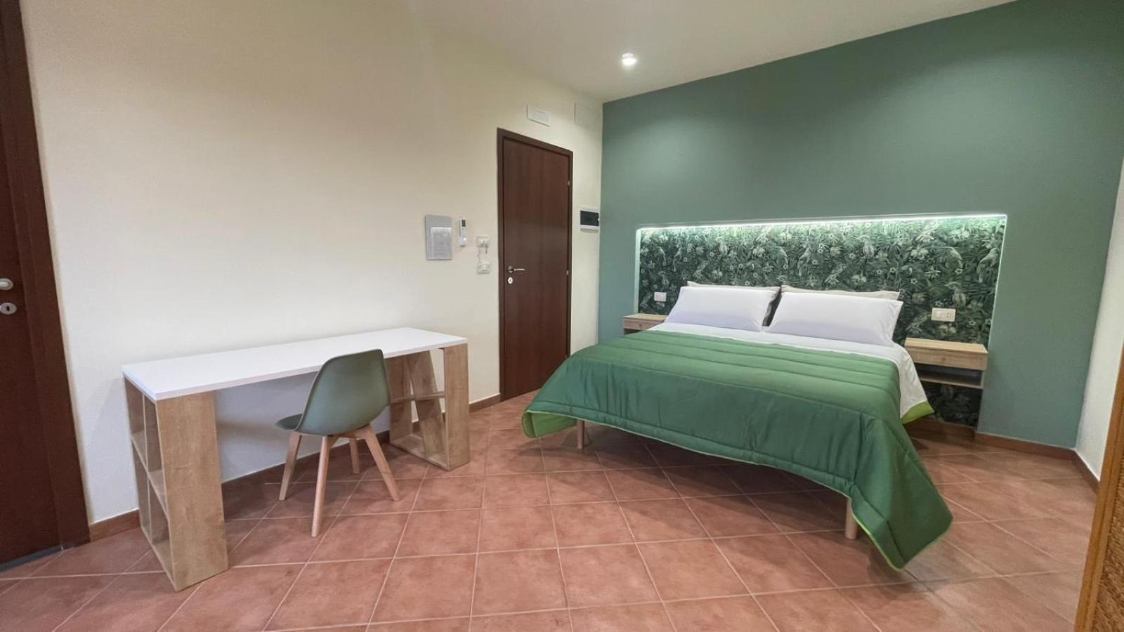 Economy Double Room photo 3