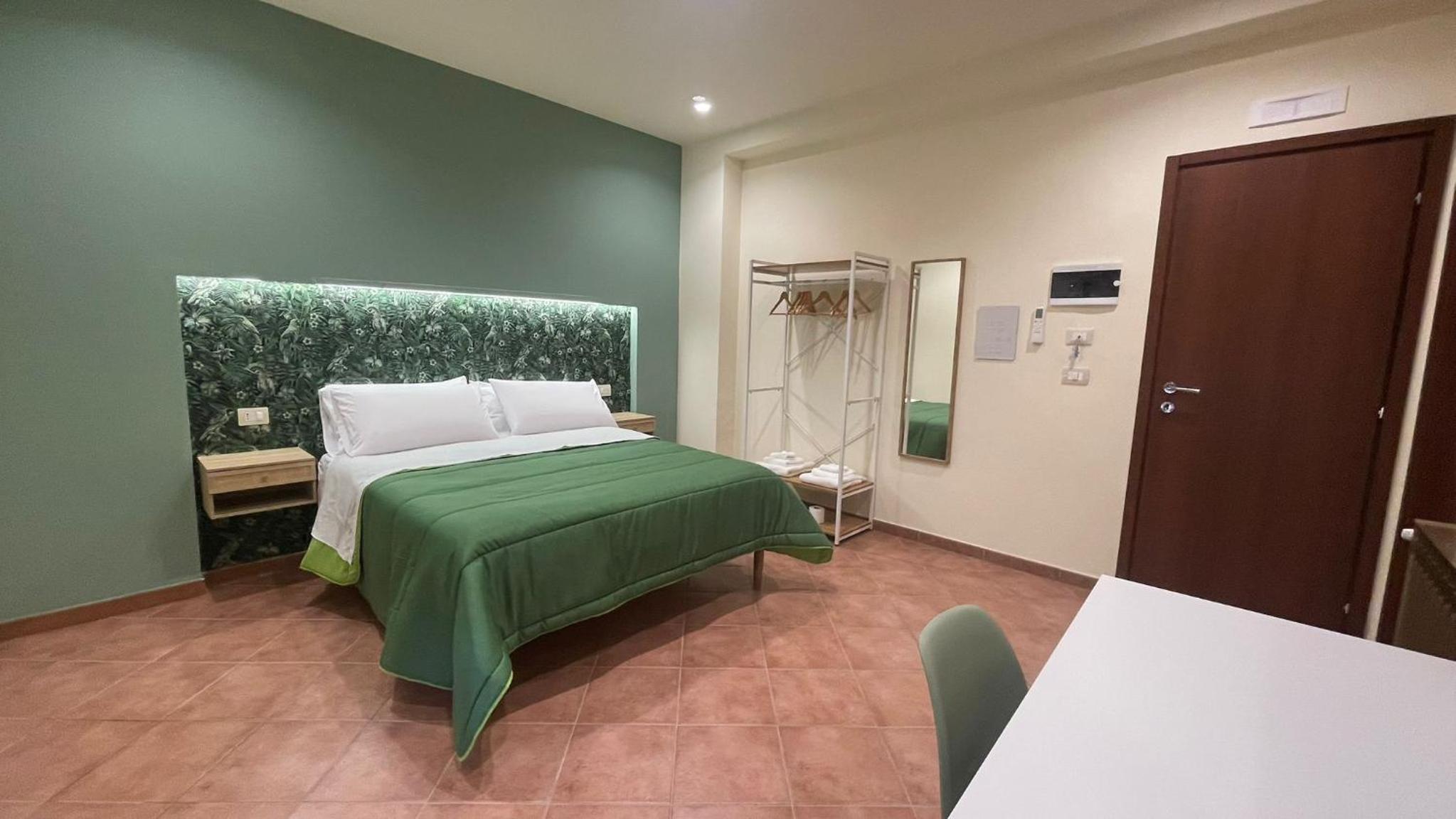 Economy Double Room photo 3