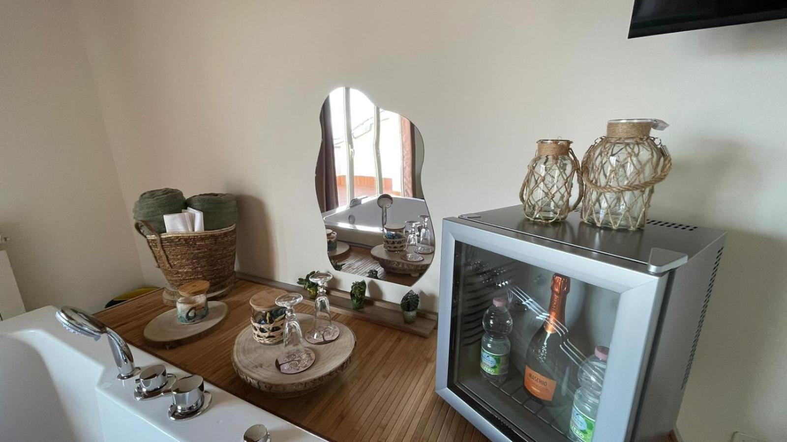 Double Room with Spa Bath photo 3