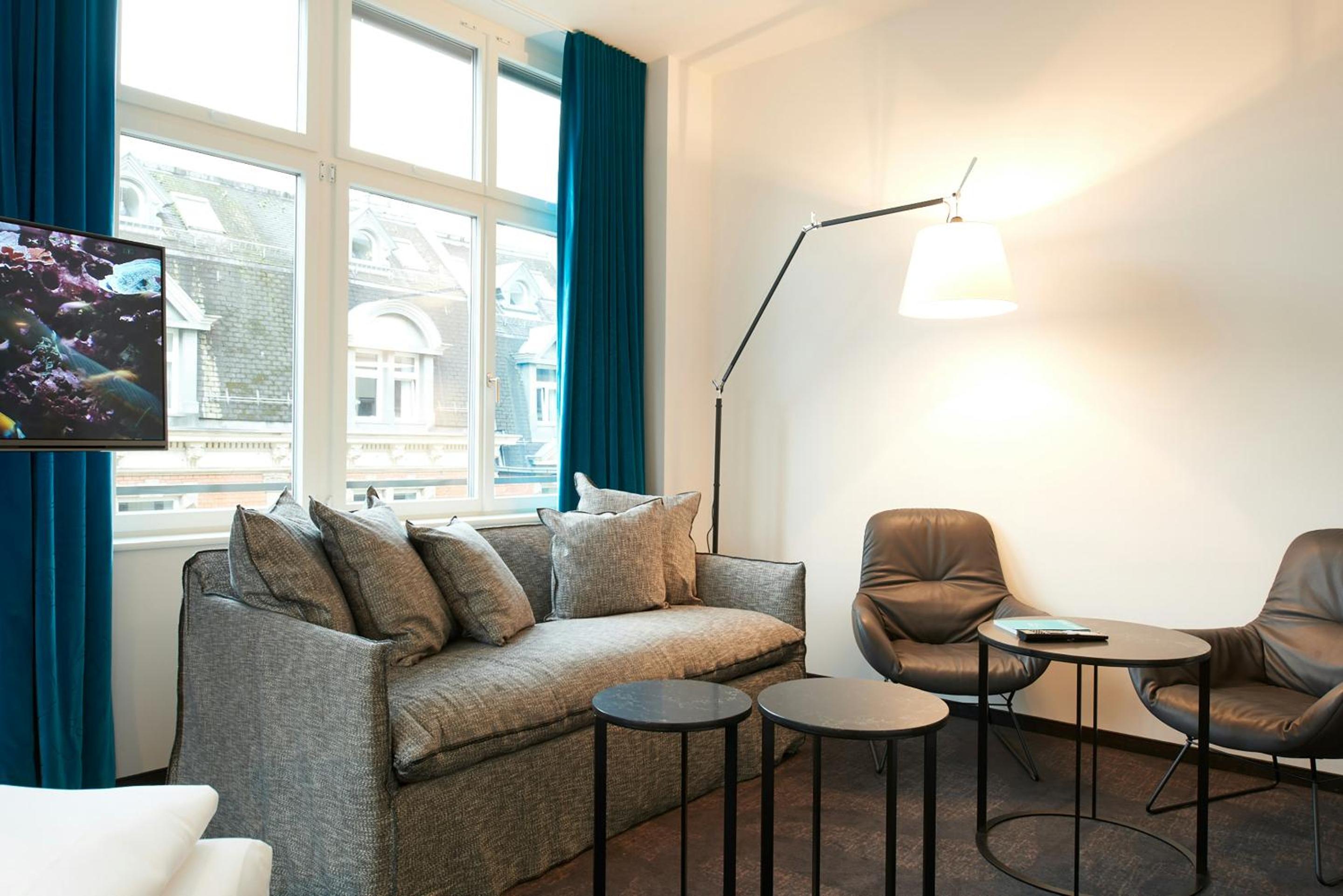 Deluxe Room (2 Adults + 1 Child)