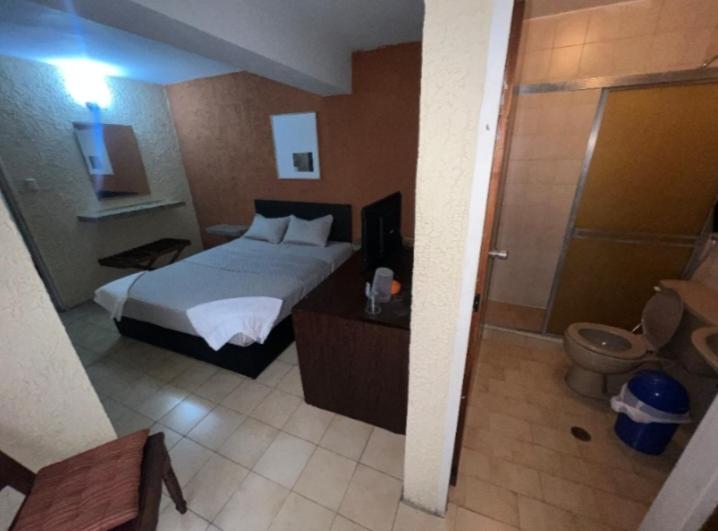 Double or Twin Room with Private Bathroom