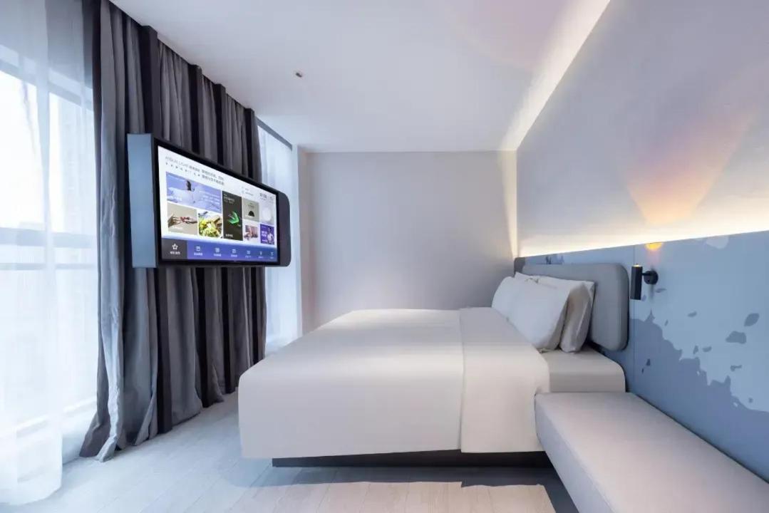 Light Double Room photo 2