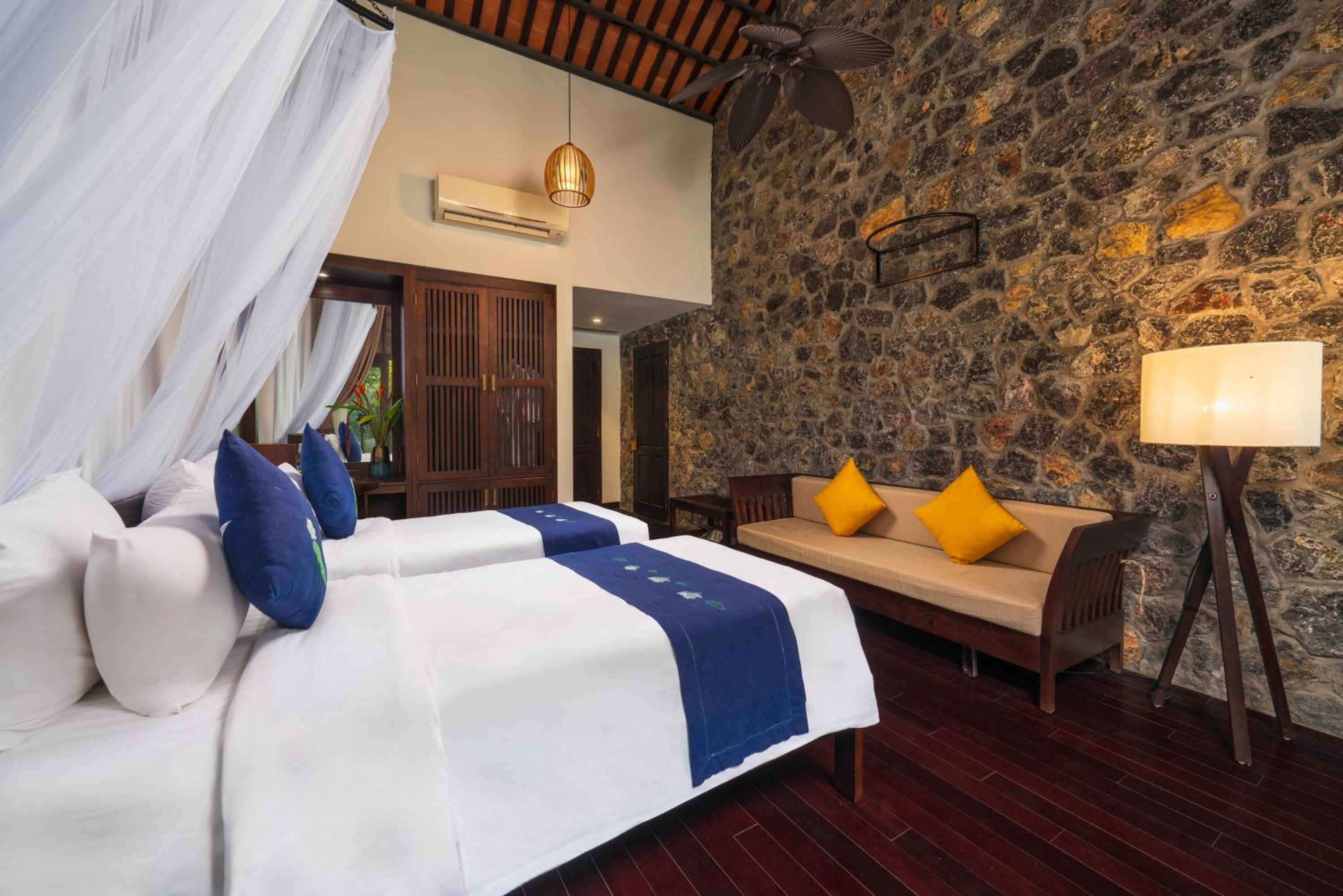 Twin Room with Mountain View