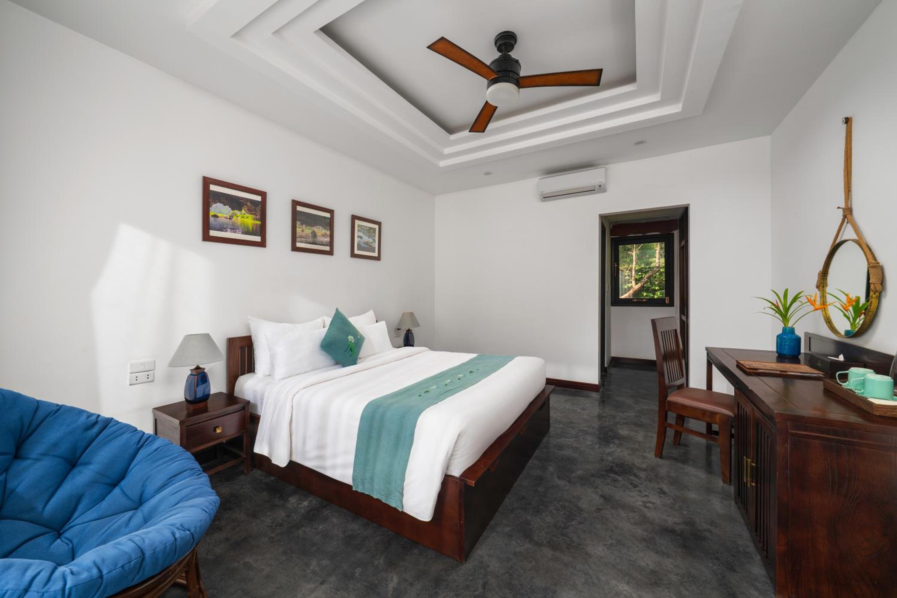 Double Room with Lake View