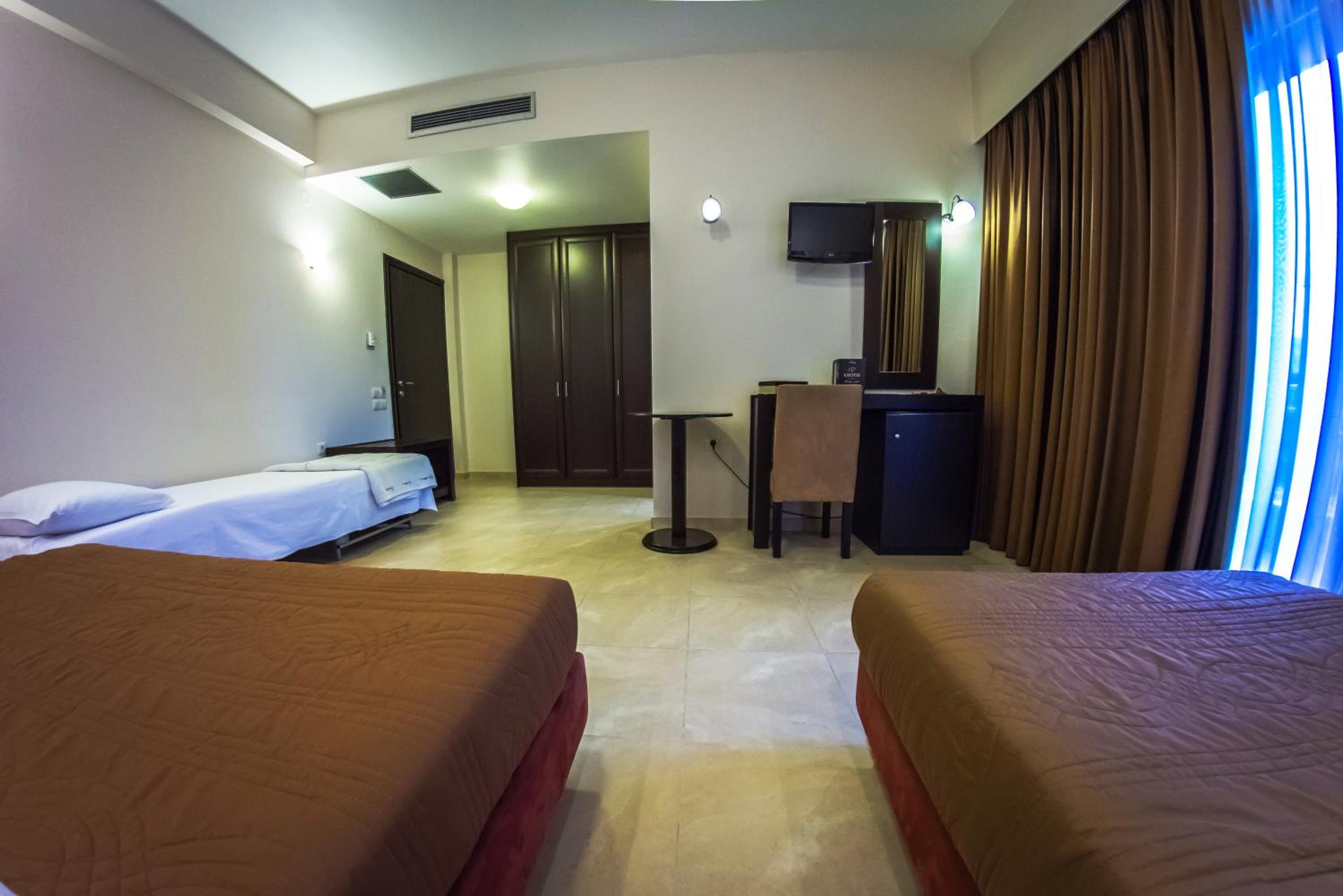 Quadruple Room photo 2